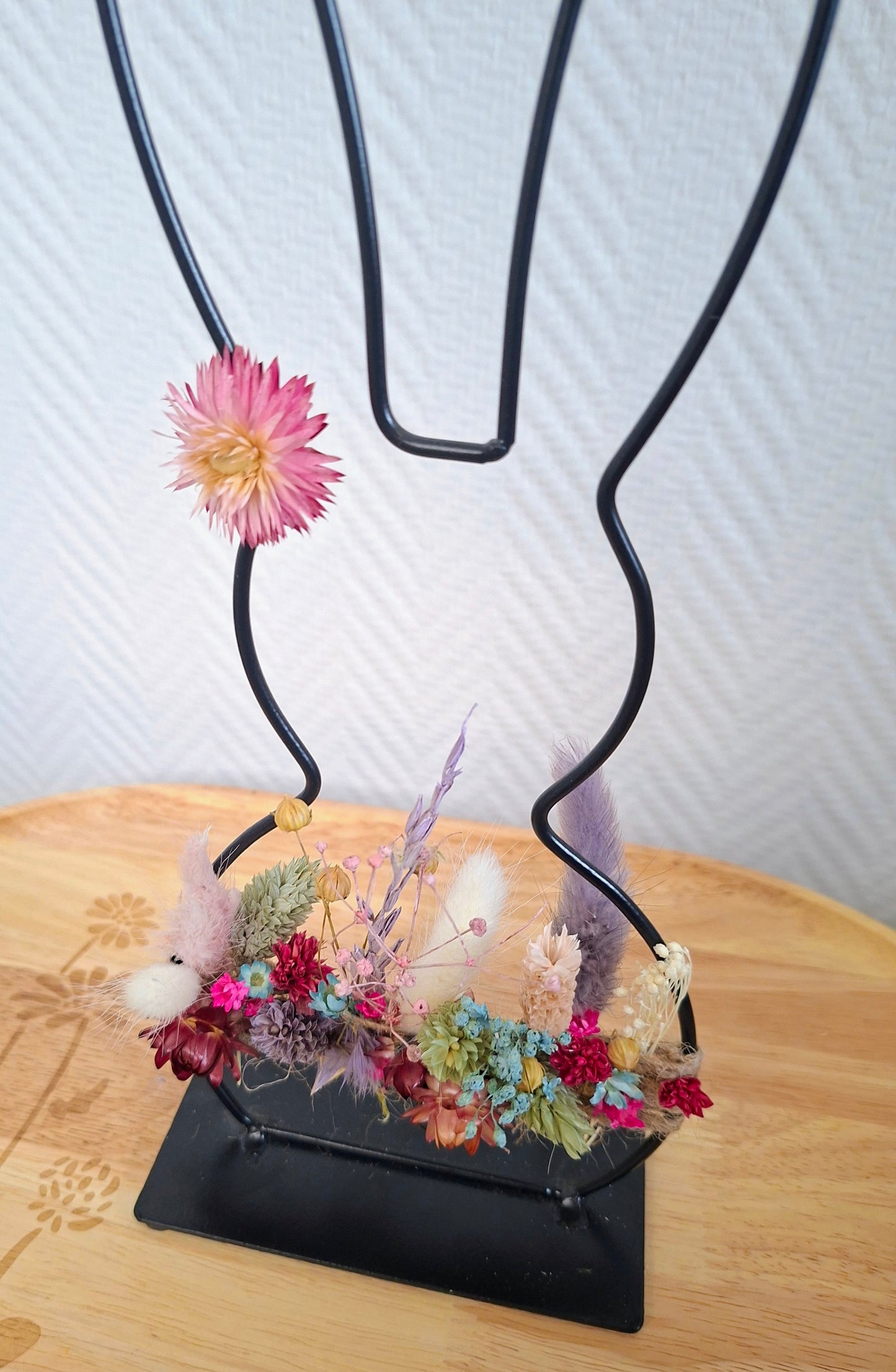 Paashaasje met droogbloemetjes en macramé (Small)