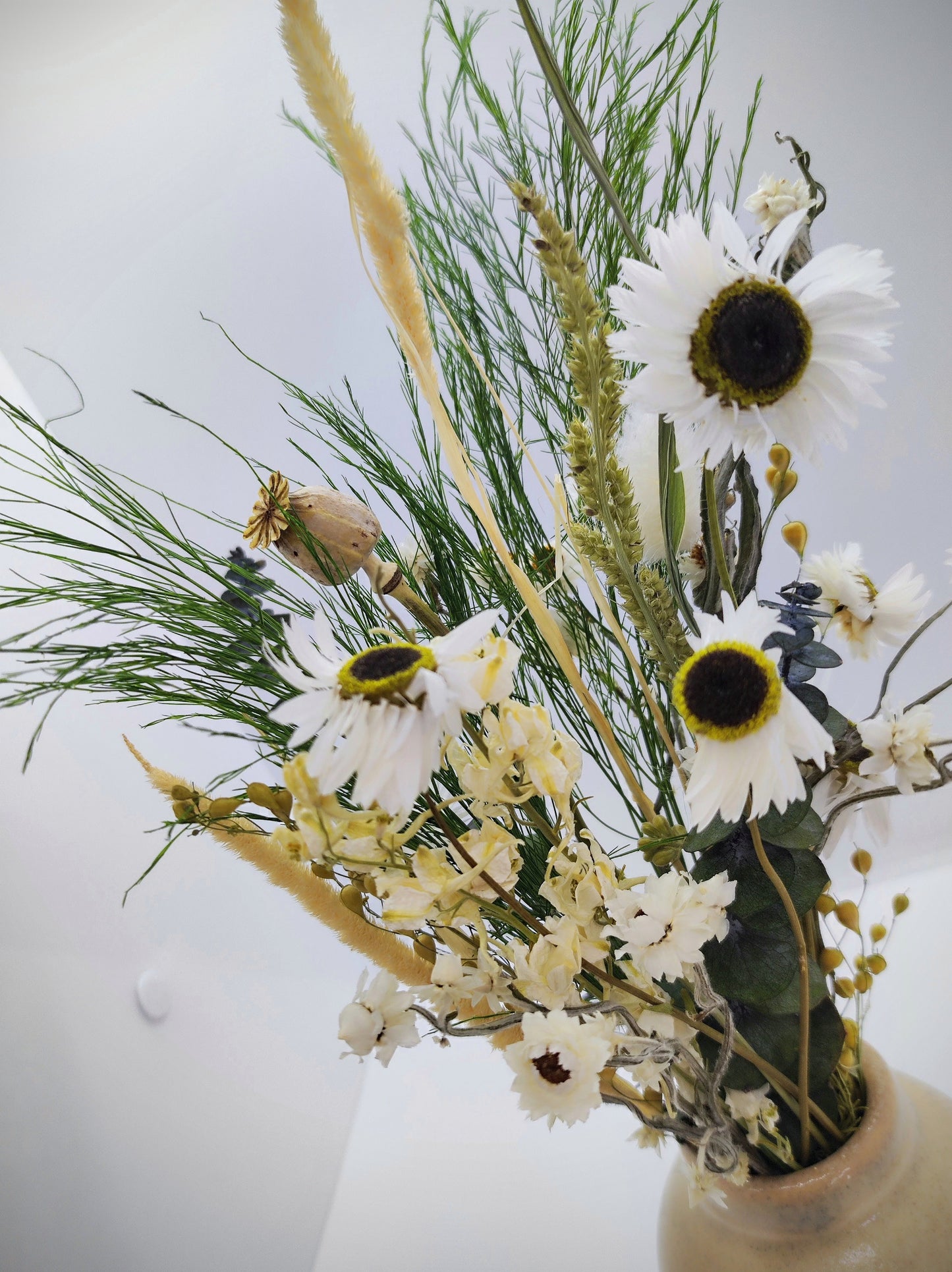 Droogbloemen in Keramieke vaasje