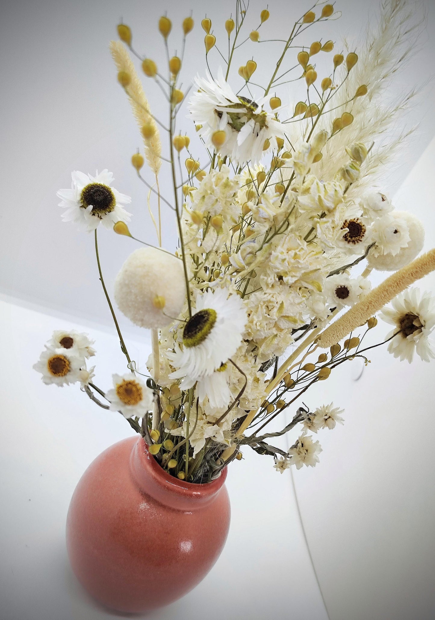 Droogbloemen in Keramieke vaasje