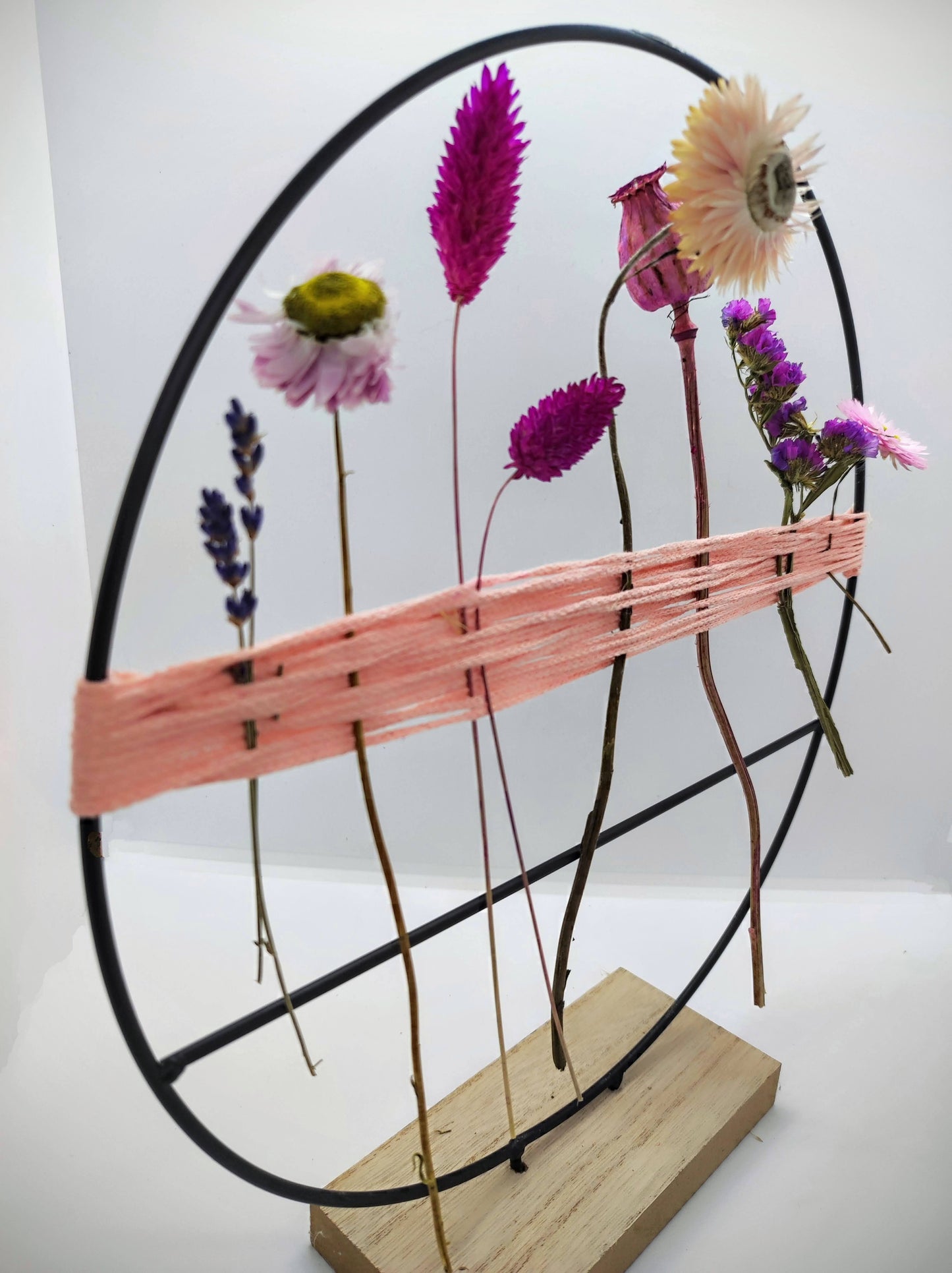 Hoopsie-Loop met droogbloemetjes en macramé ( + extra diverse reserve bloemetjes)