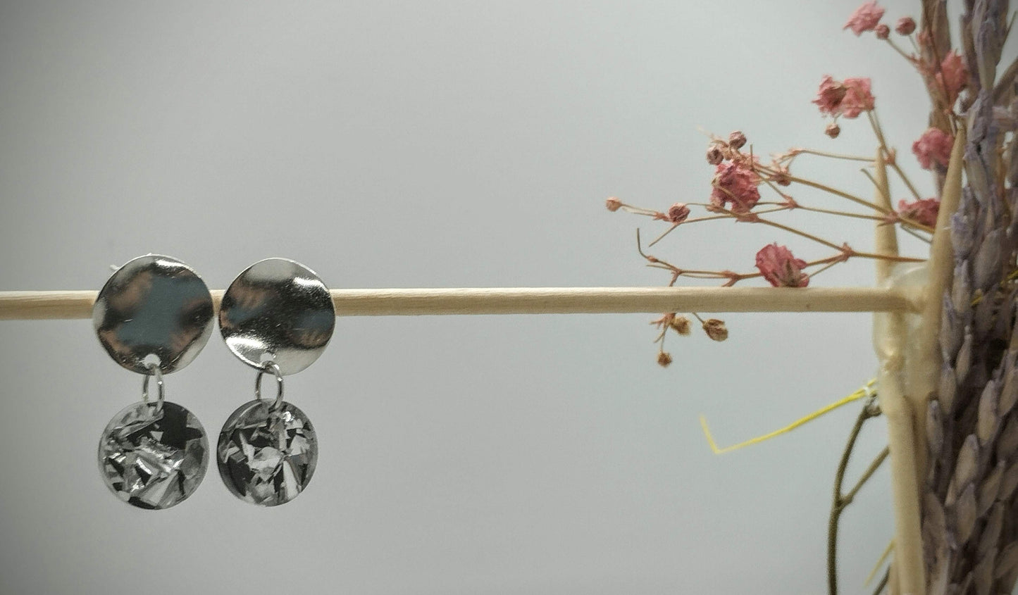 Oorbellenset Resin hangertjes Rond black/silver color (zilver - Nikkelvrij)