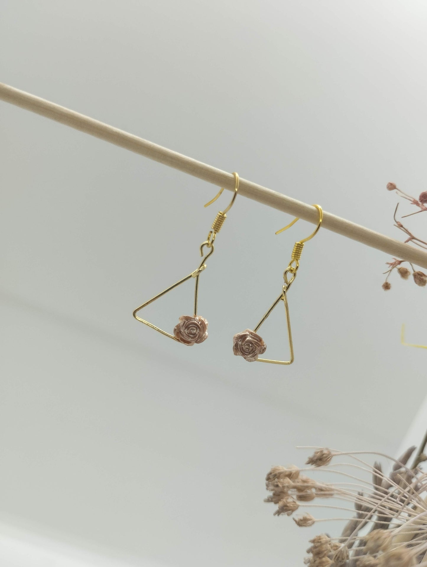 Oorbellenset triangle with flower - kleine Hanger (Goud- Nikkelvrij)