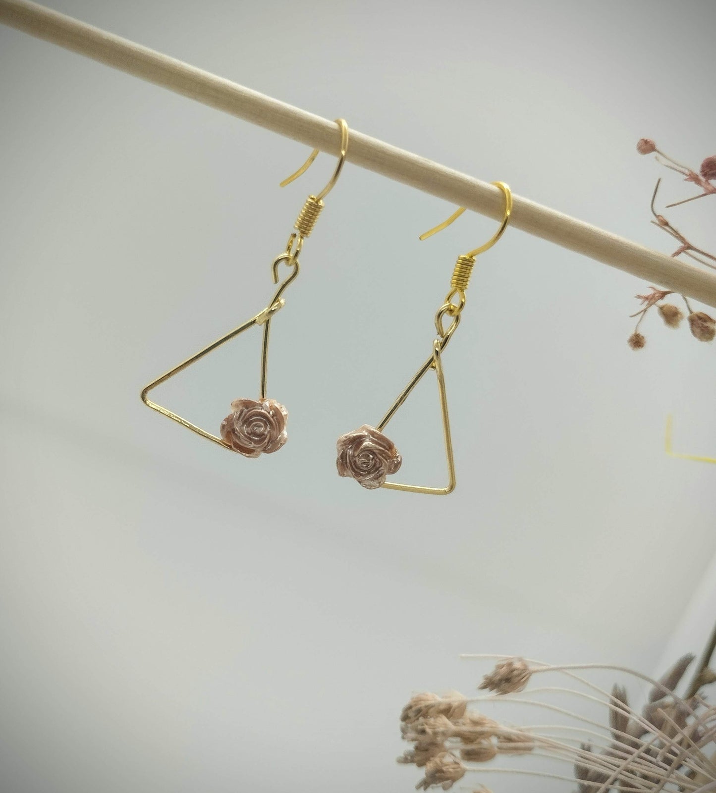 Oorbellenset triangle with flower - kleine Hanger (Goud- Nikkelvrij)