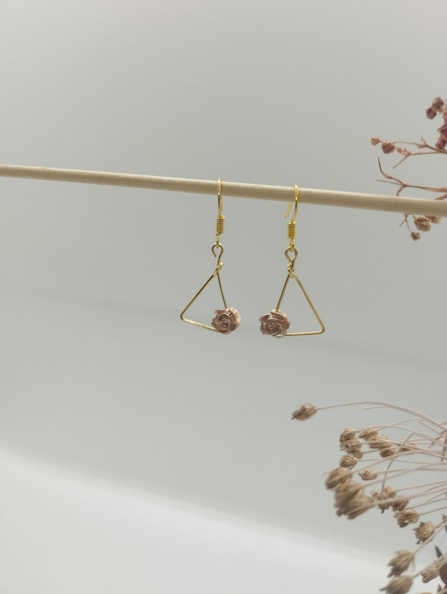 Oorbellenset triangle with flower - kleine Hanger (Goud- Nikkelvrij)