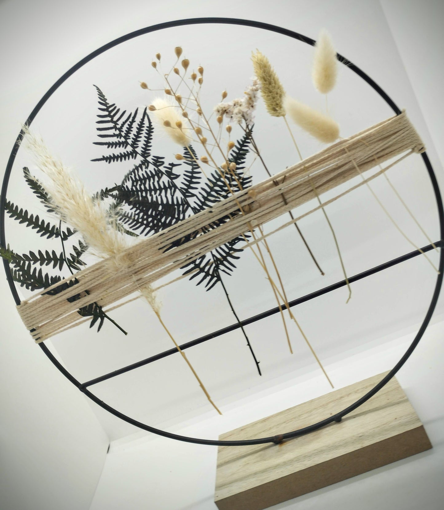 Hoopsie-Loop met droogbloemetjes en macramé ( + extra diverse reserve bloemetjes)