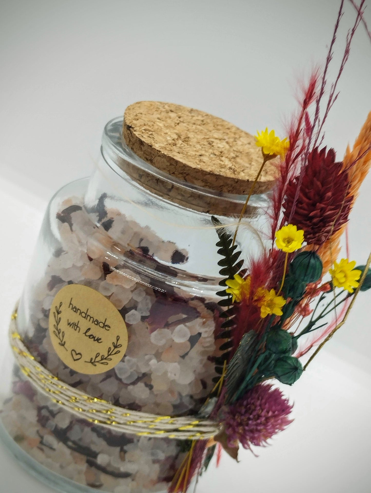 Badzout met droogbloemen - hibiscus & rozenblaadjes