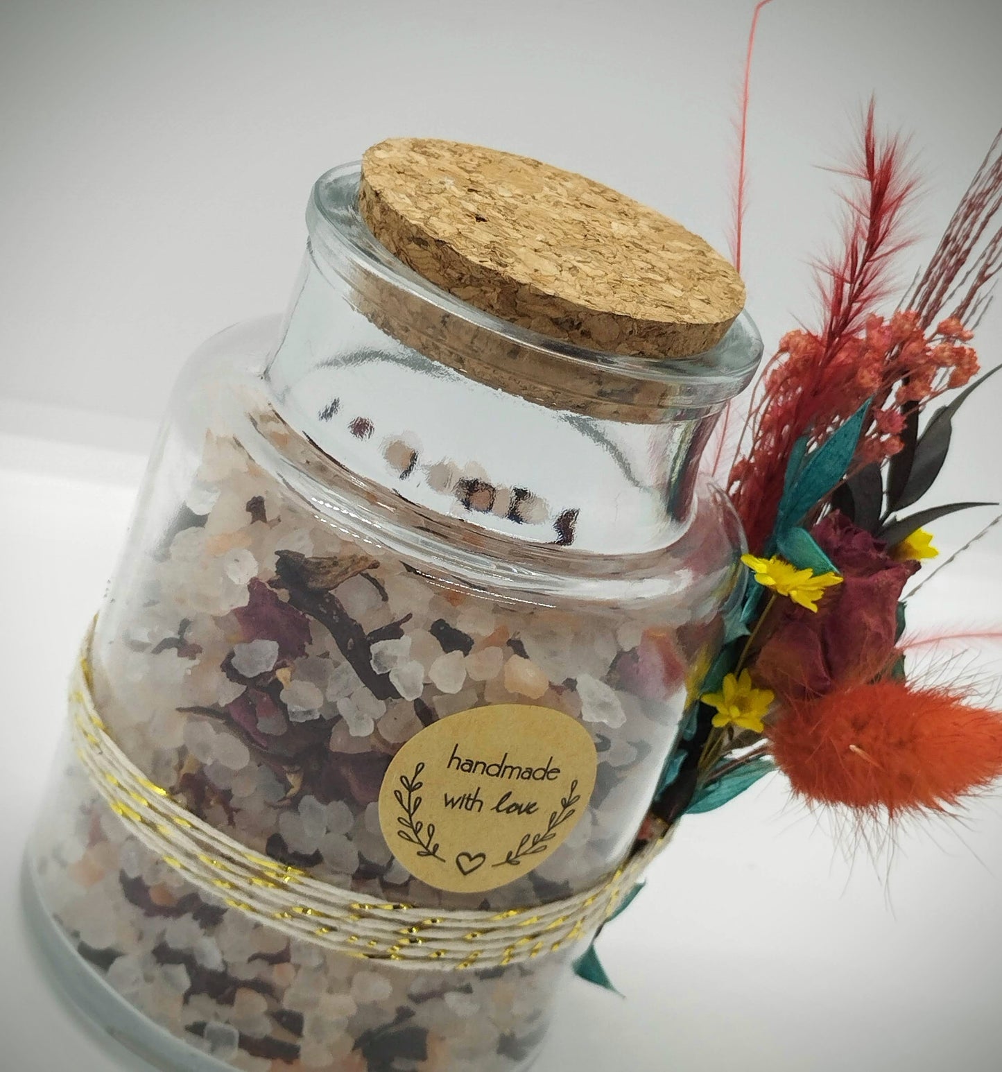 Badzout met droogbloemen - hibiscus & rozenblaadjes