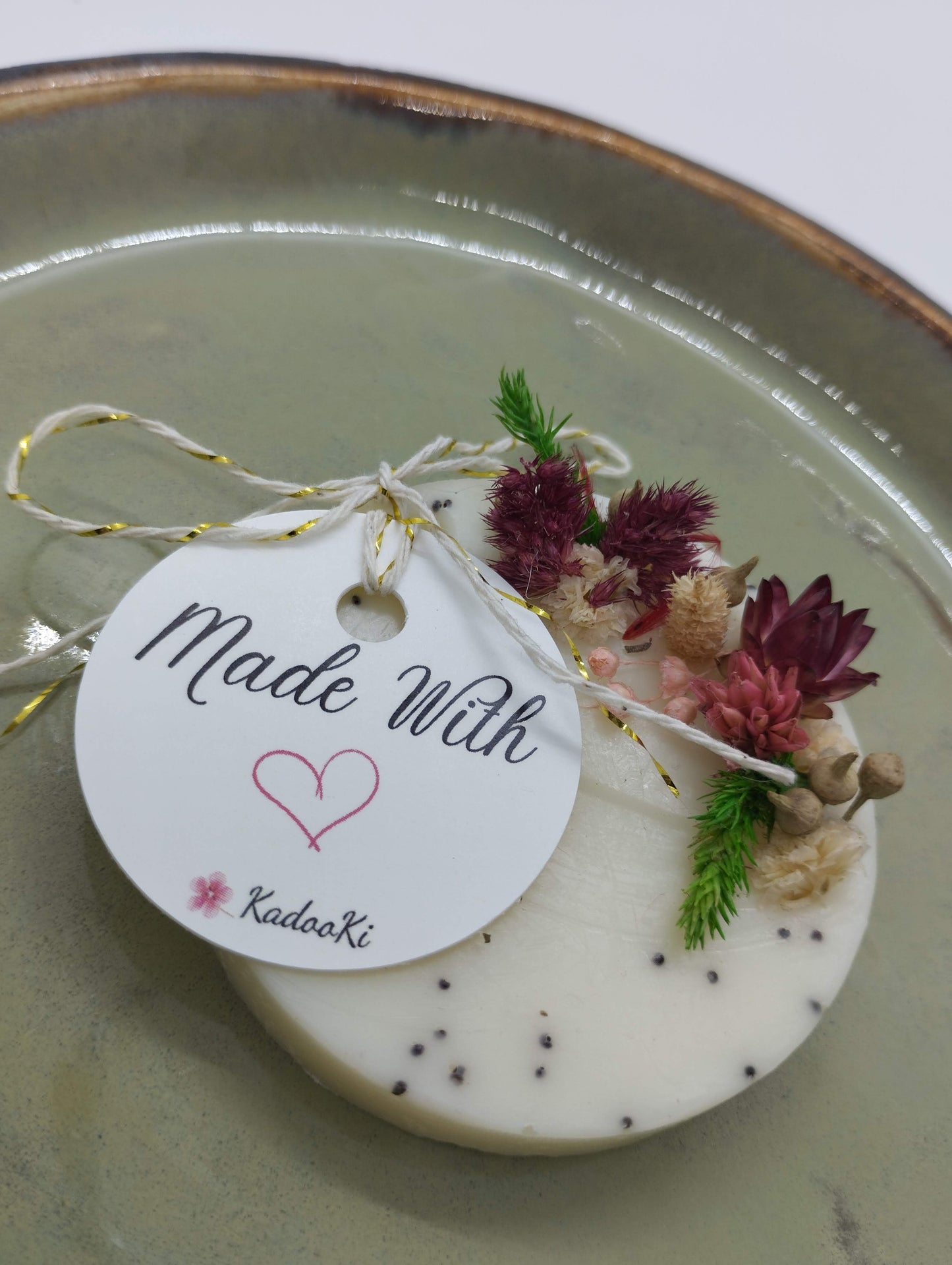 Zeepje met maanzaadjes en droogbloemen (fresh Cotton) - Bulkkorting (10+)