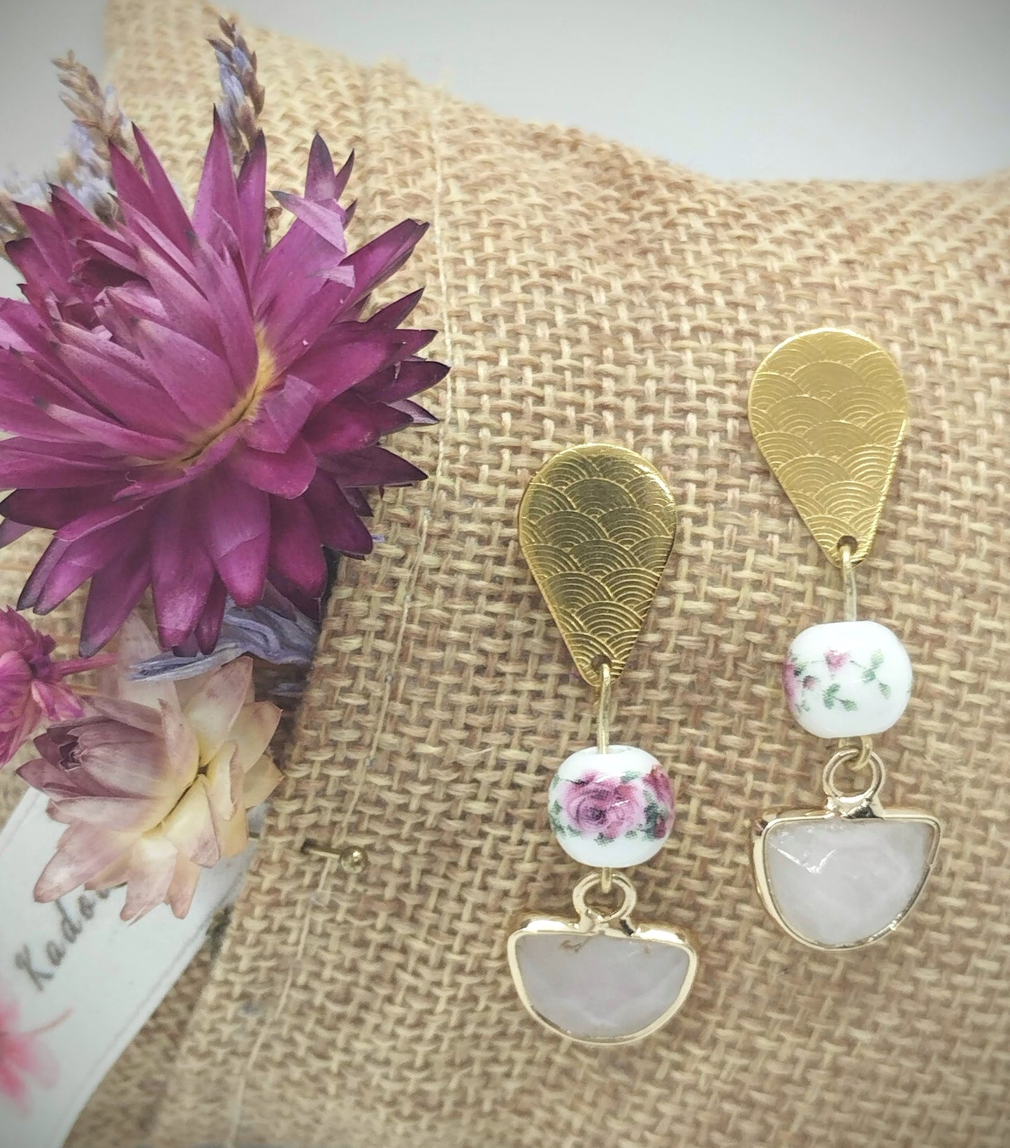 Oorbellenset Rozenkwarts hangertjes & retro kraaltje(Goud - Nikkelvrij)