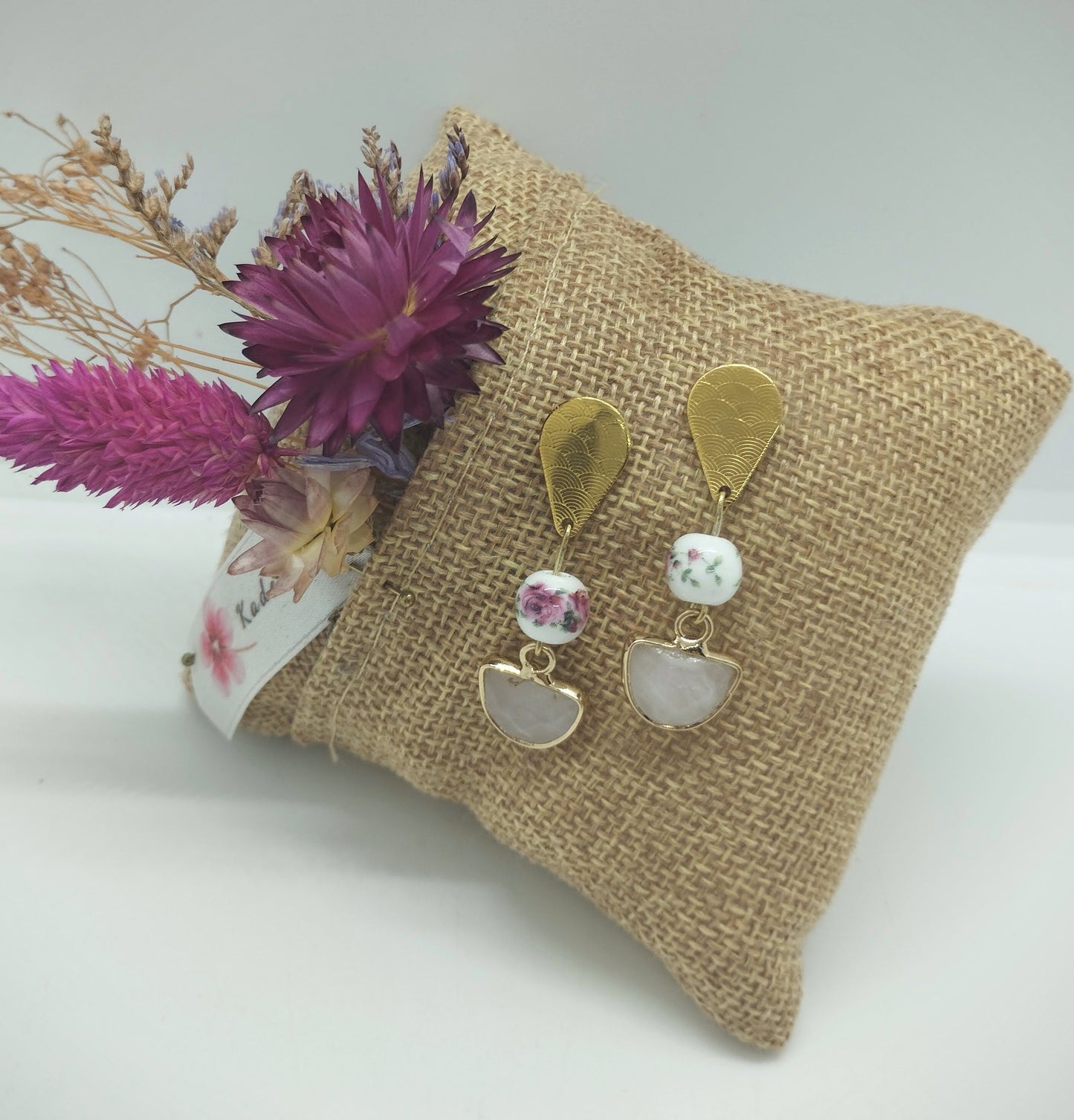 Oorbellenset Rozenkwarts hangertjes & retro kraaltje(Goud - Nikkelvrij)