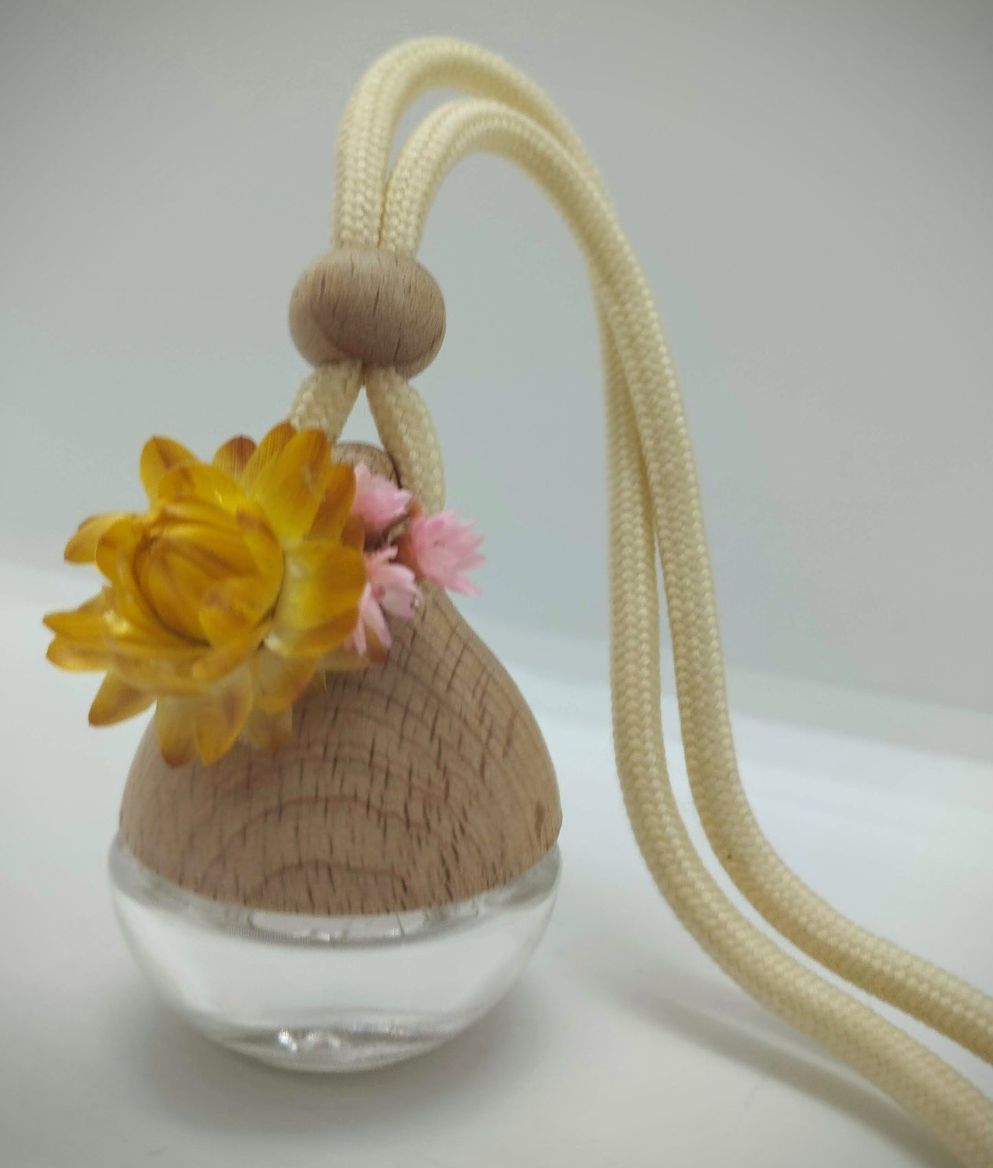 Geurhangertje met droogbloemetjes