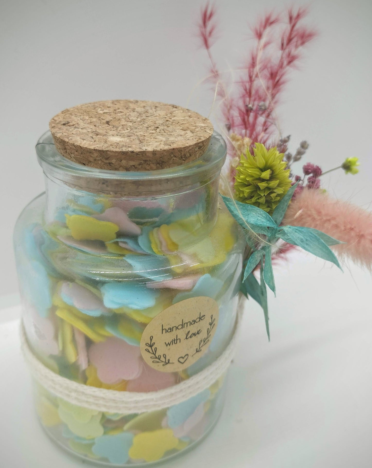 Zeepconfetti met droogbloemen