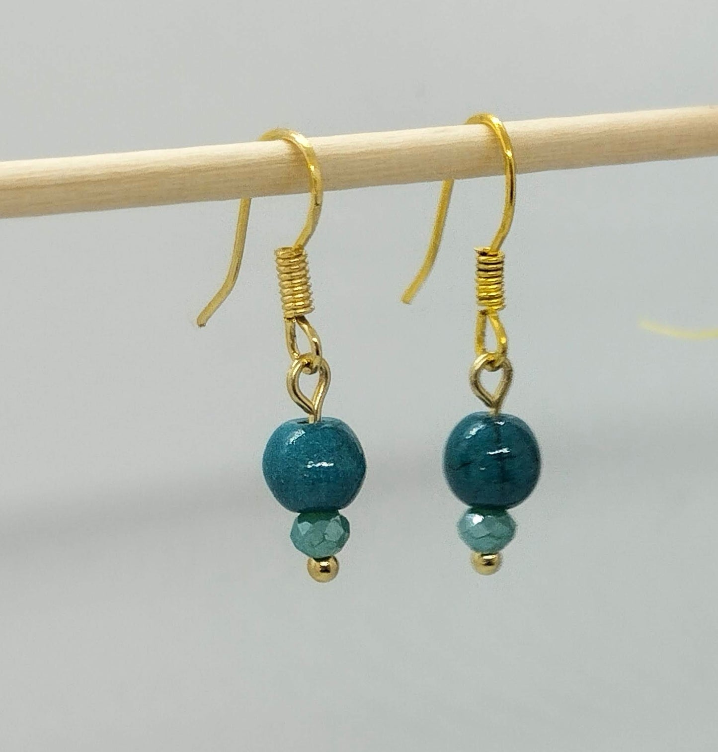 Oorbellenset Keramiek Dark petrol & Shiny Facet kraaltje petrol- Hangertjes (Goud - Nikkelvrij)