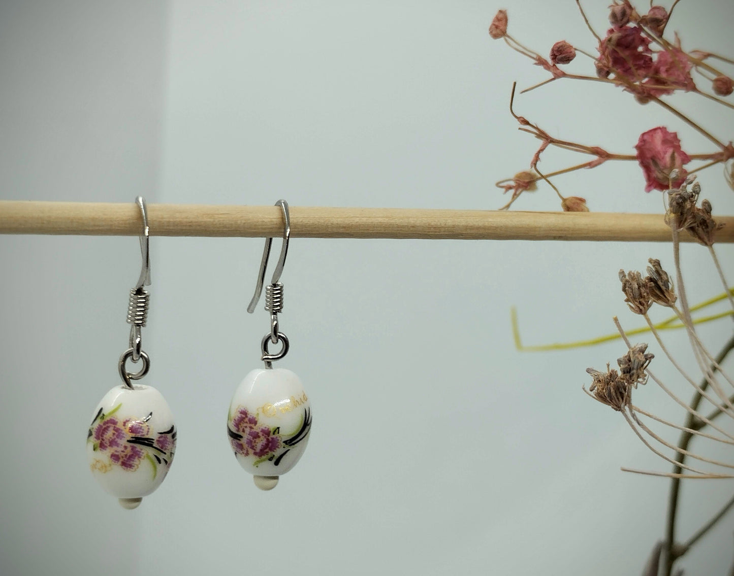 Oorbellenset Keramiek hangertjes WHITE-HEATHER PINK (Zilver- Nikkelvrij)