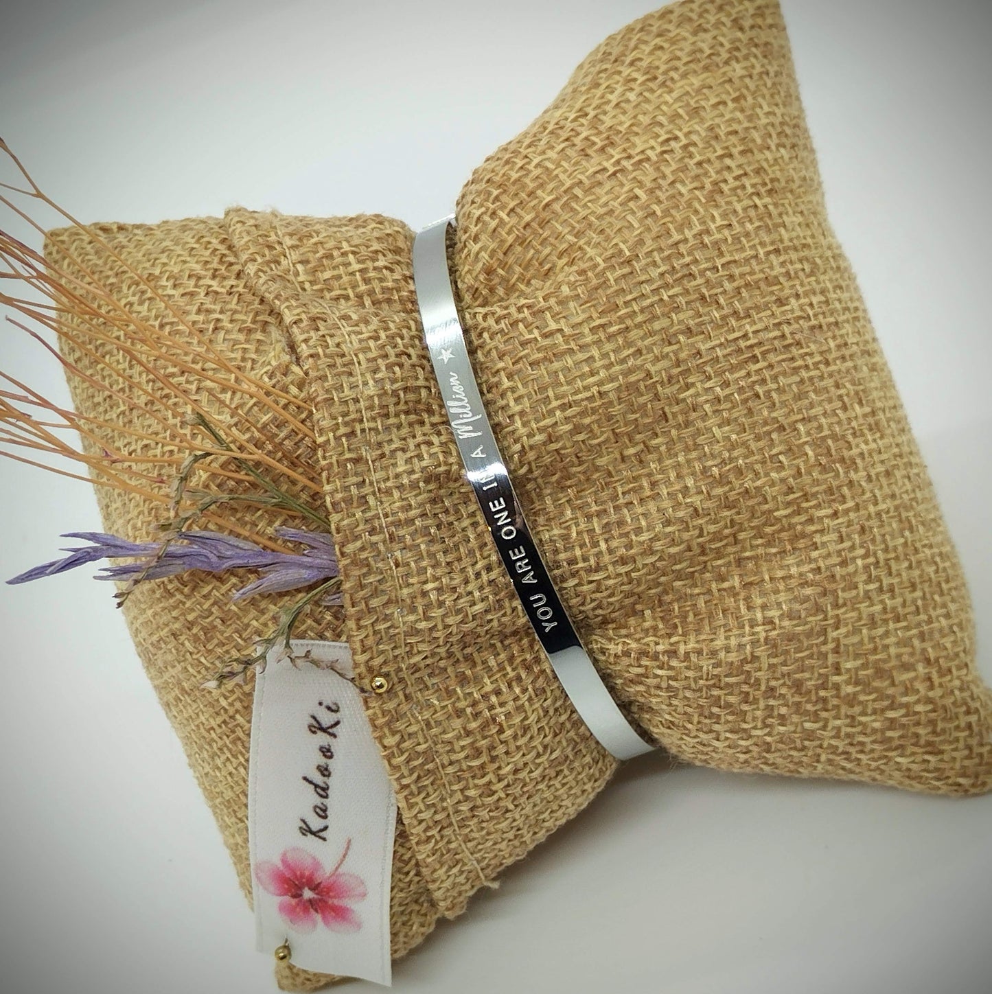 Armband (zilver RVS) met gravure: You are one in a million (vaste kliksluiting)
