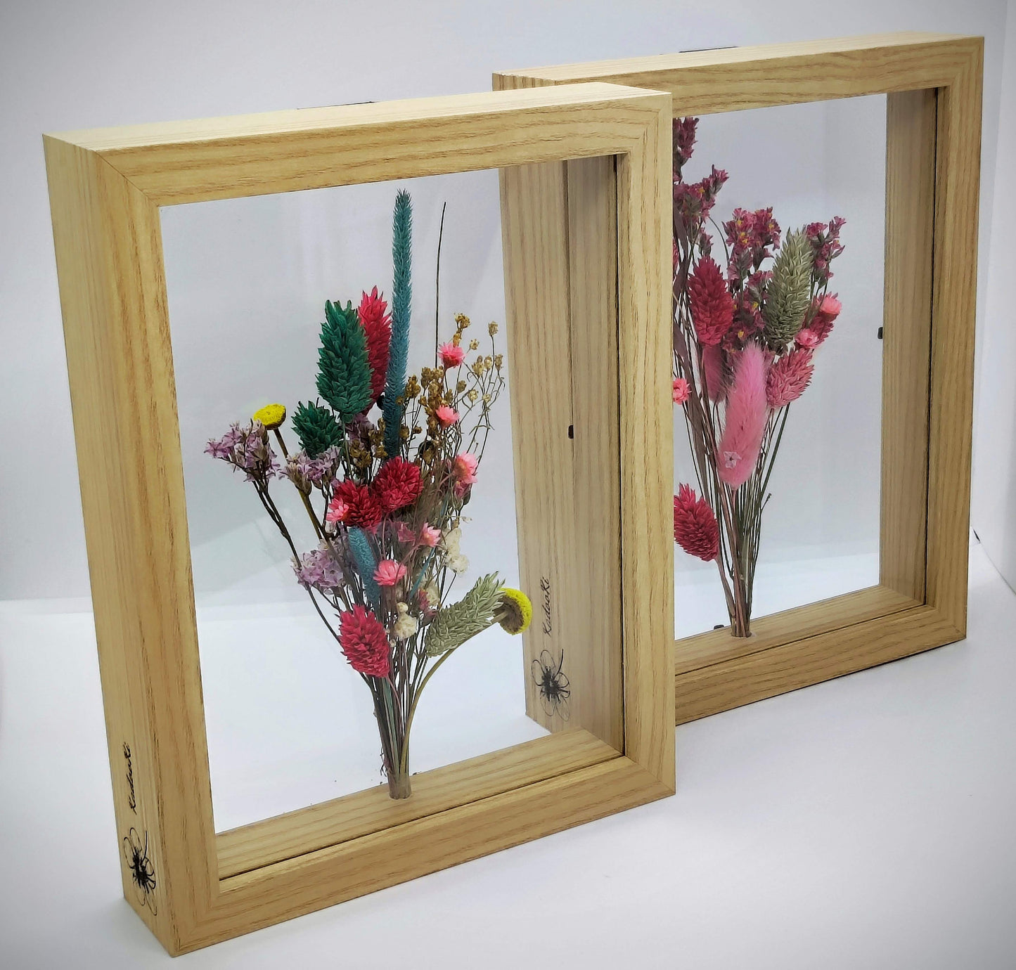 Droogbloemen in houten kader