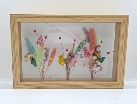 Droogbloemen in houten kader