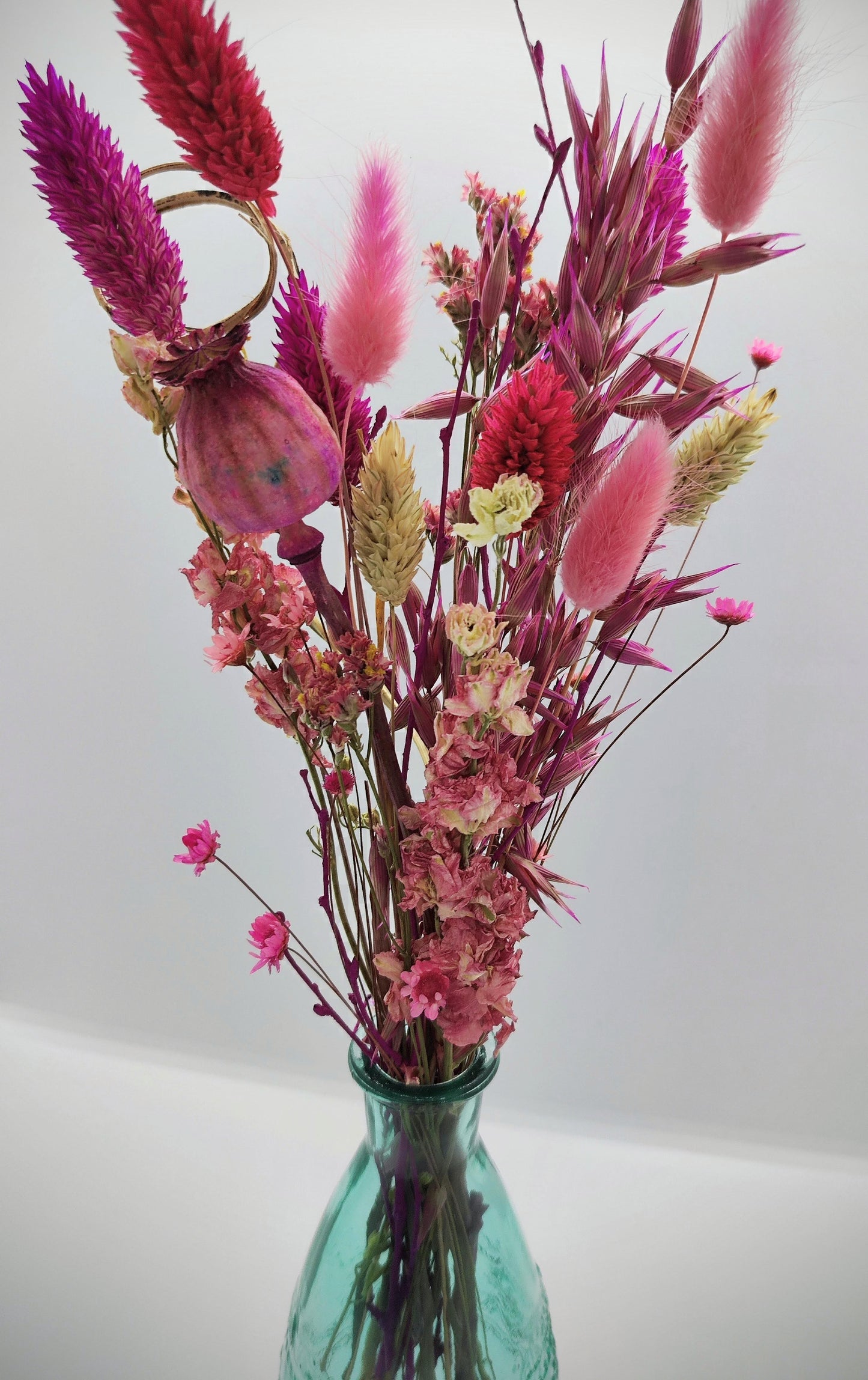 Droogbloemen in kleurrijk vaasje
