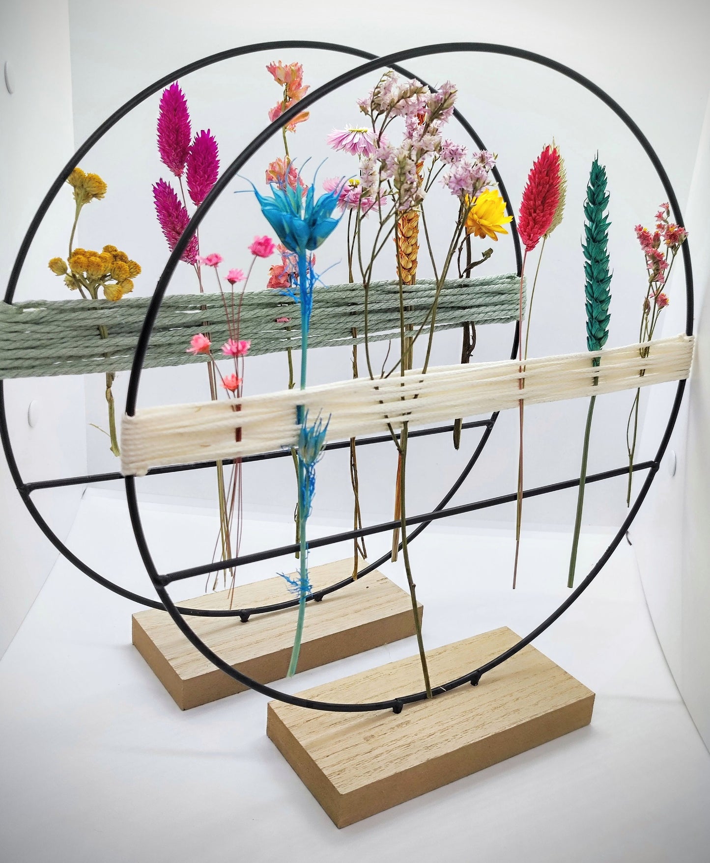Hoopsie-Loop met droogbloemetjes en macramé ( + extra diverse reserve bloemetjes)