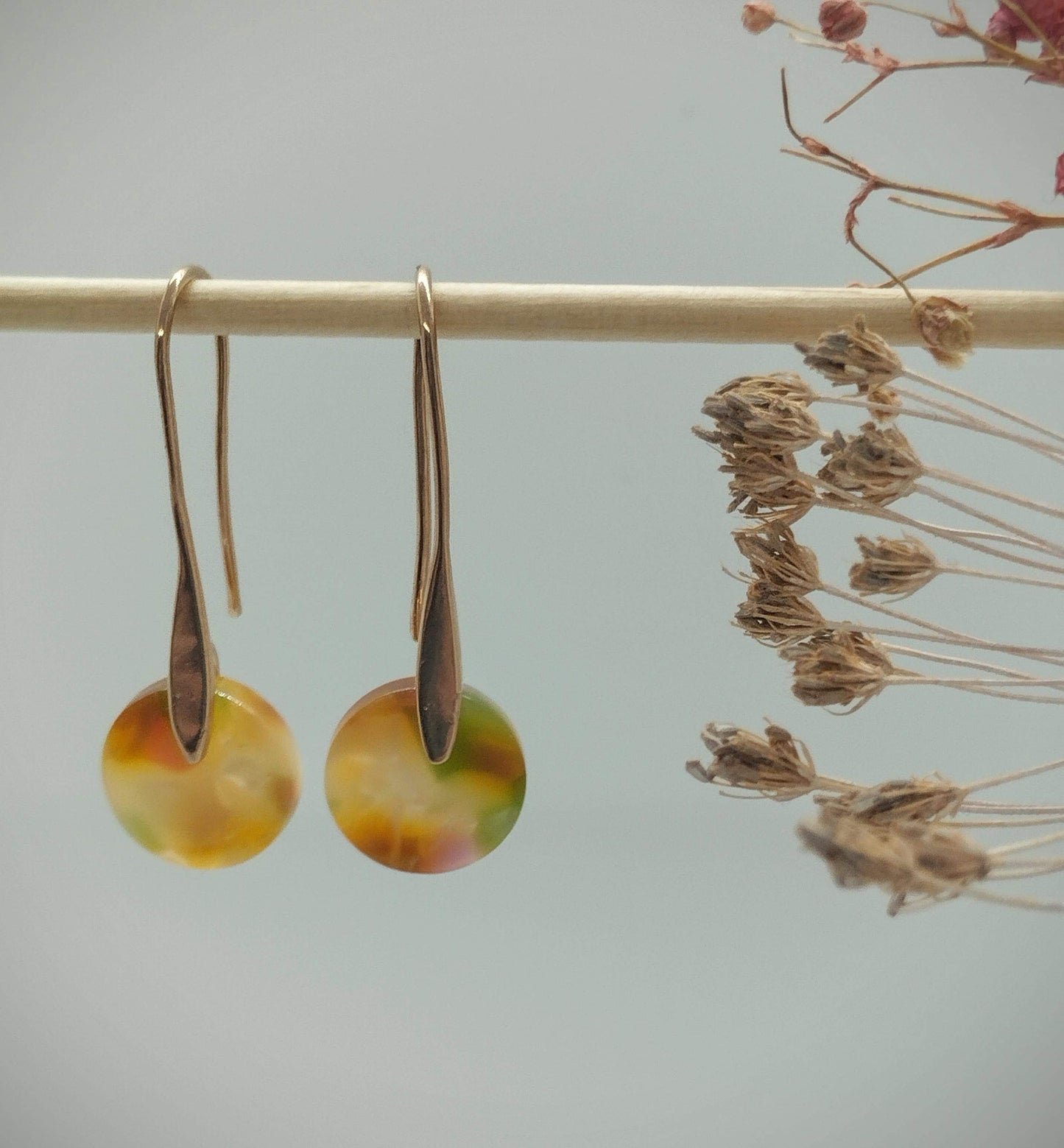 Oorbellenset Resin hangertjes haakjes Mixed color (Rose - Nikkelvrij)