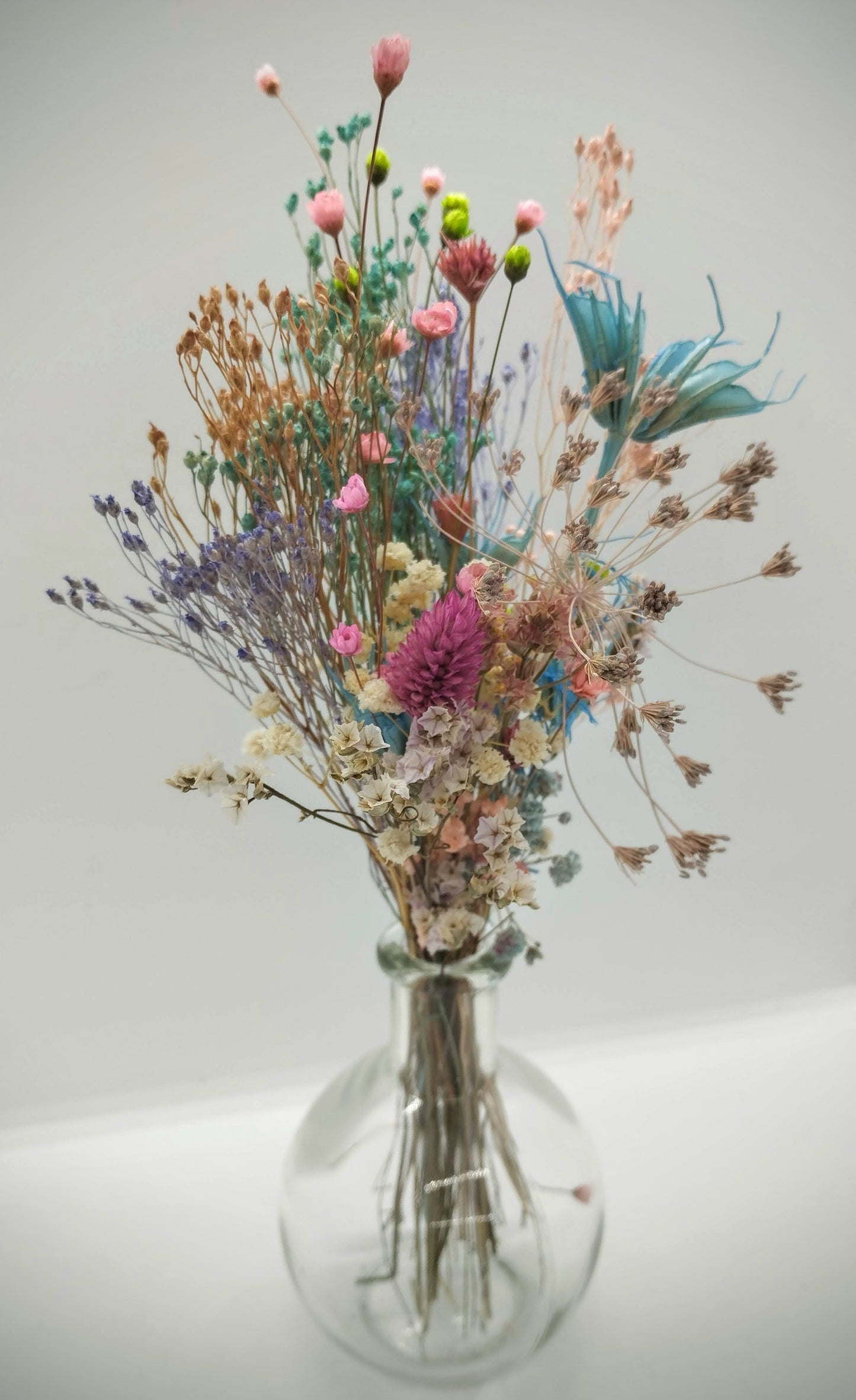 Droogbloemen in bubble-vaasje