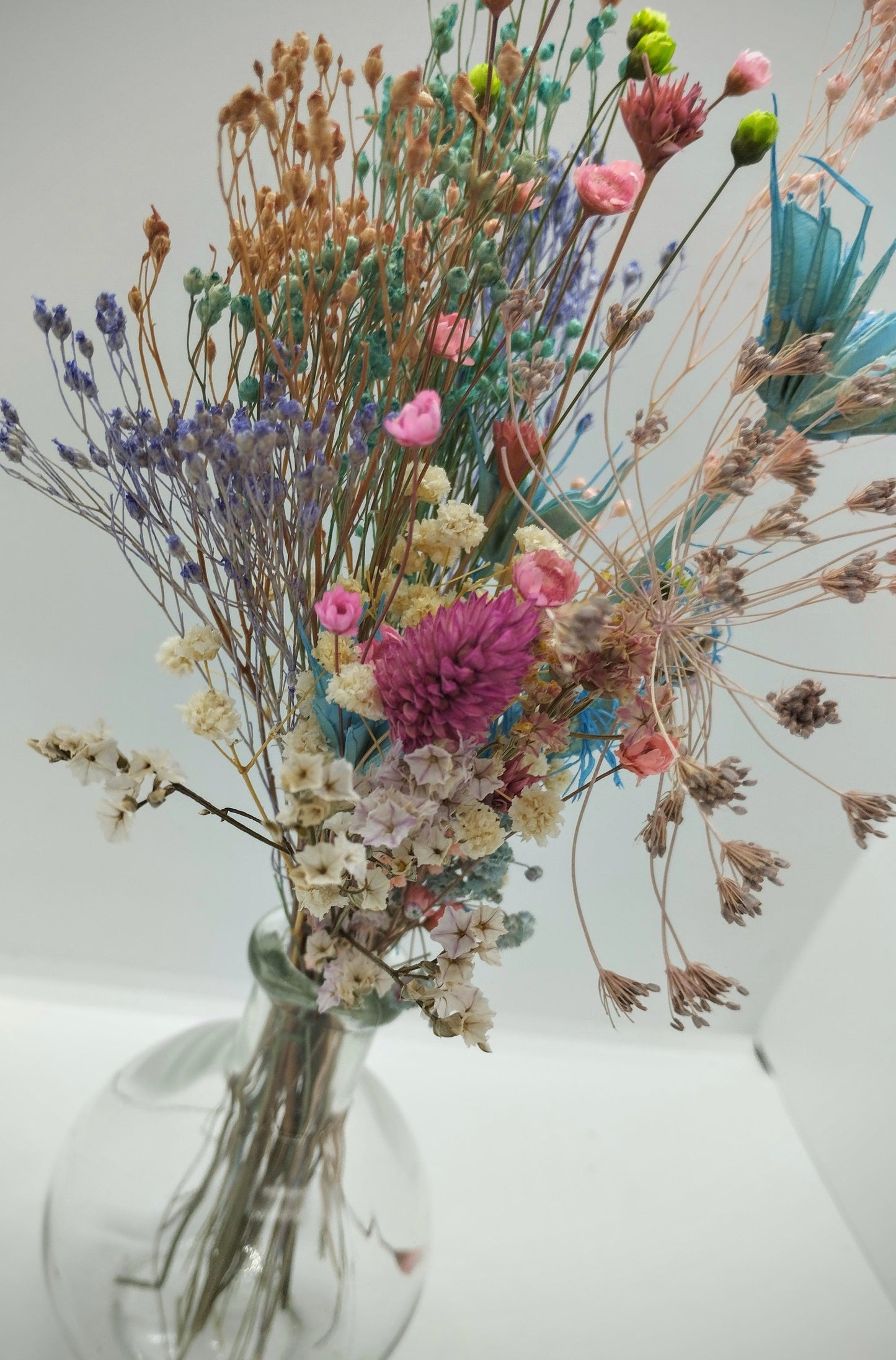Droogbloemen in bubble-vaasje