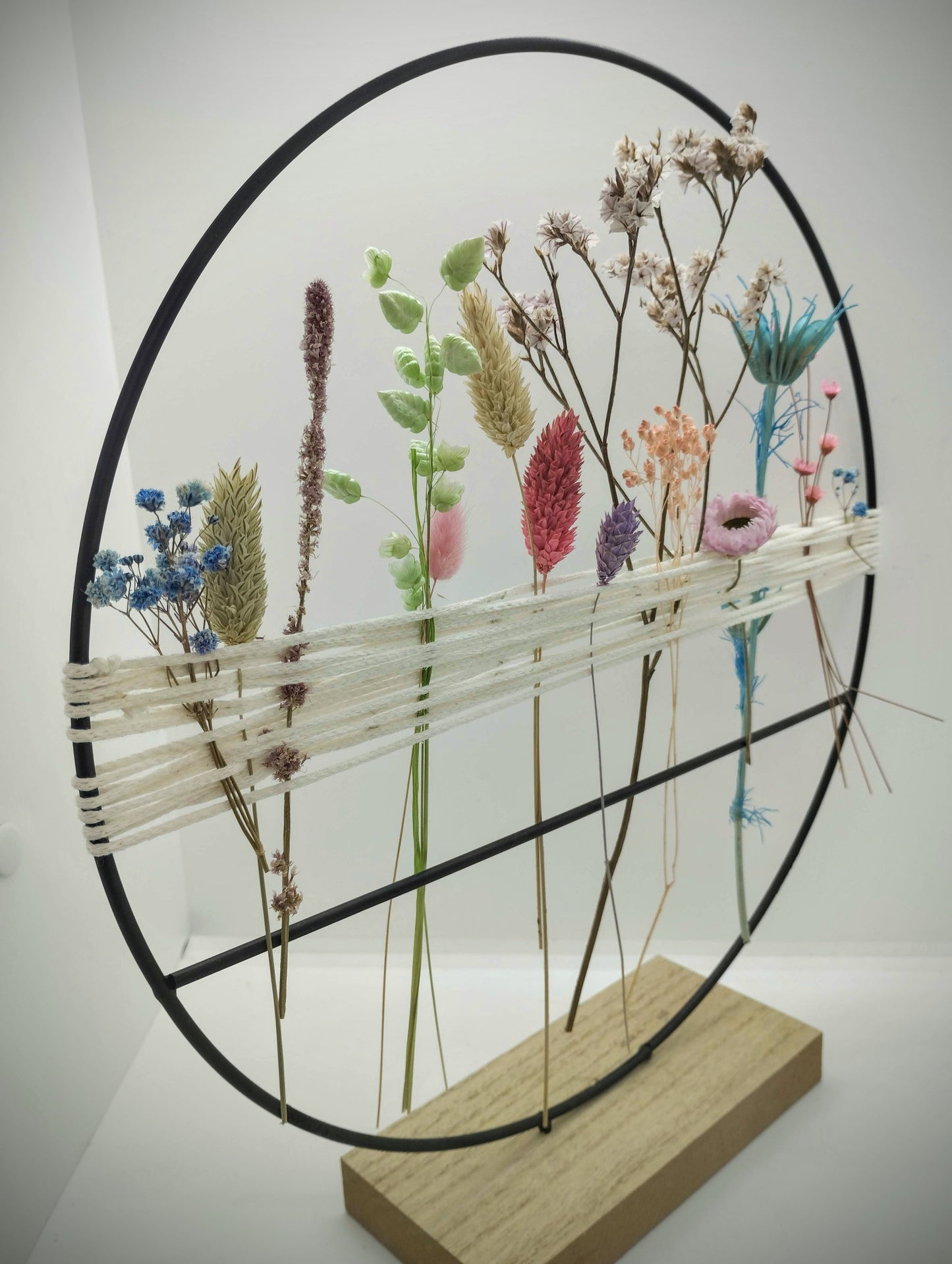 Hoopsie-Loop met droogbloemetjes en macramé (+ extra diverse reserve bloemetjes)