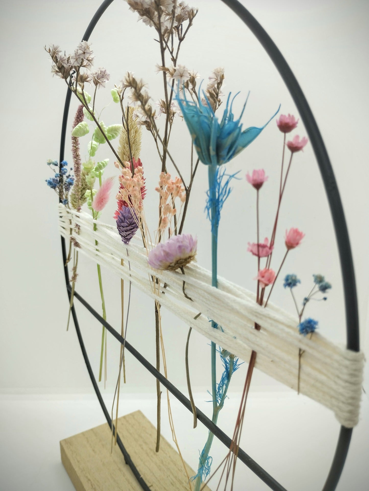 Hoopsie-Loop met droogbloemetjes en macramé (+ extra diverse reserve bloemetjes)