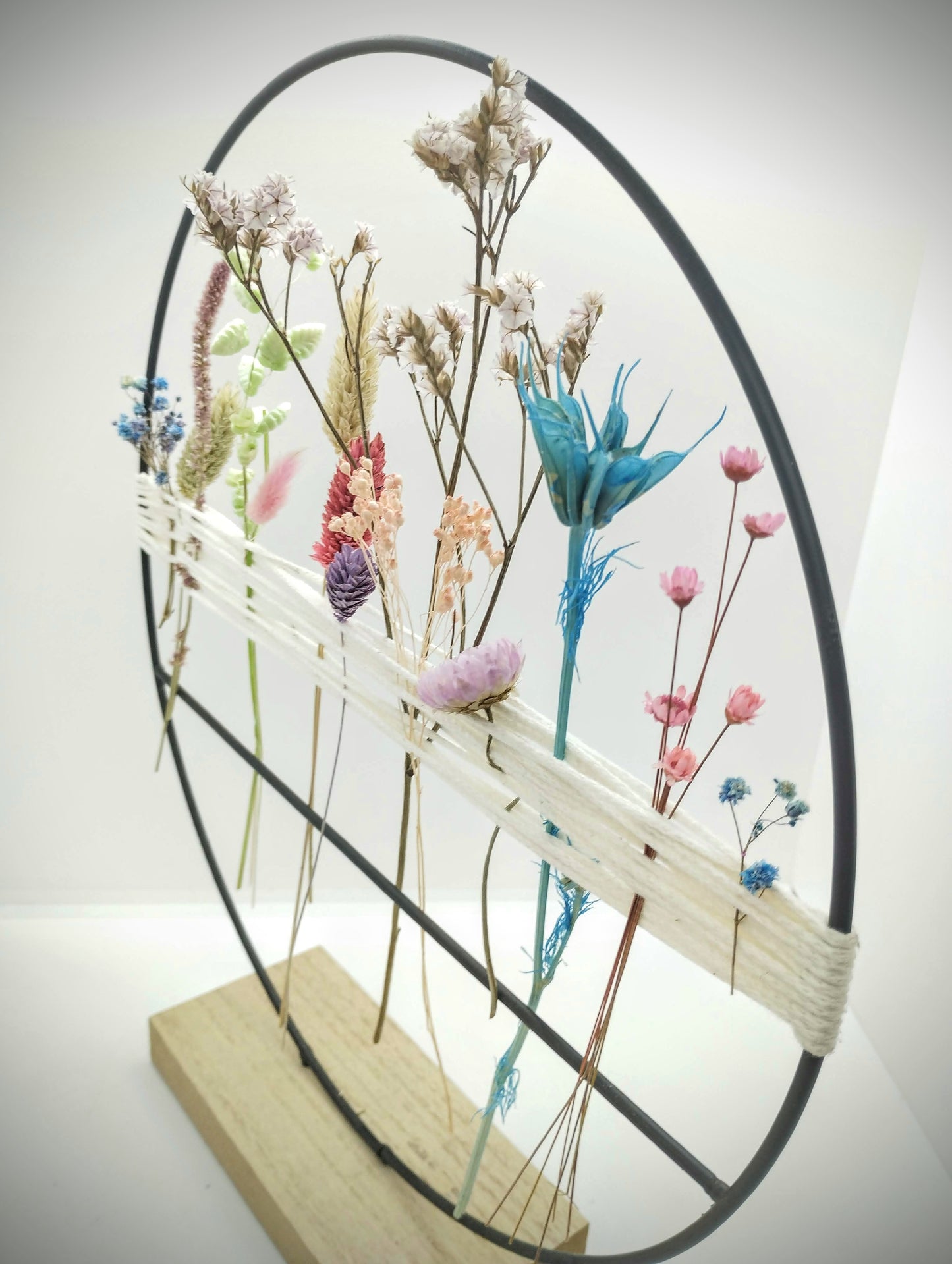 Hoopsie-Loop met droogbloemetjes en macramé (+ extra diverse reserve bloemetjes)
