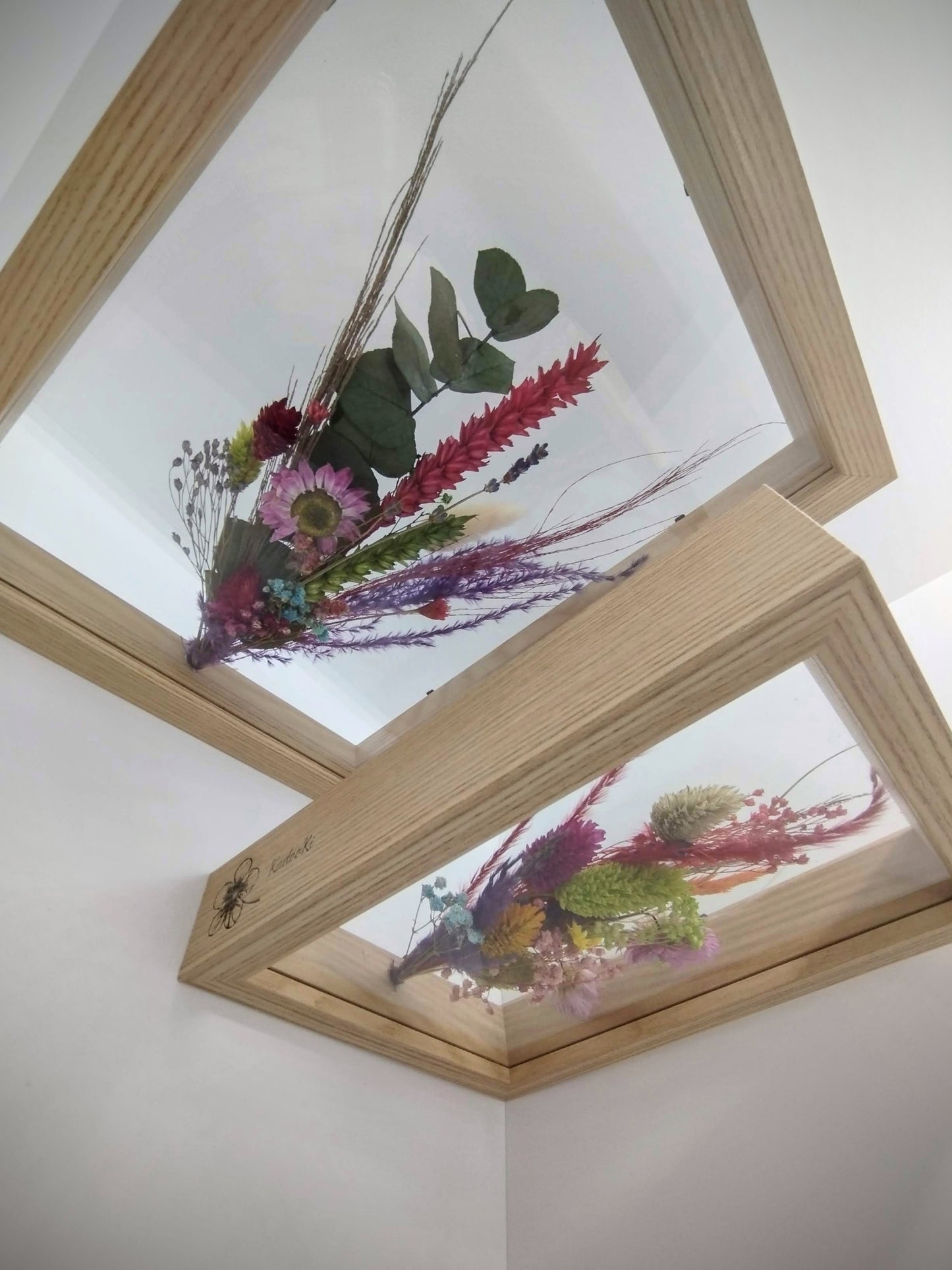 Droogbloemen in houten kader