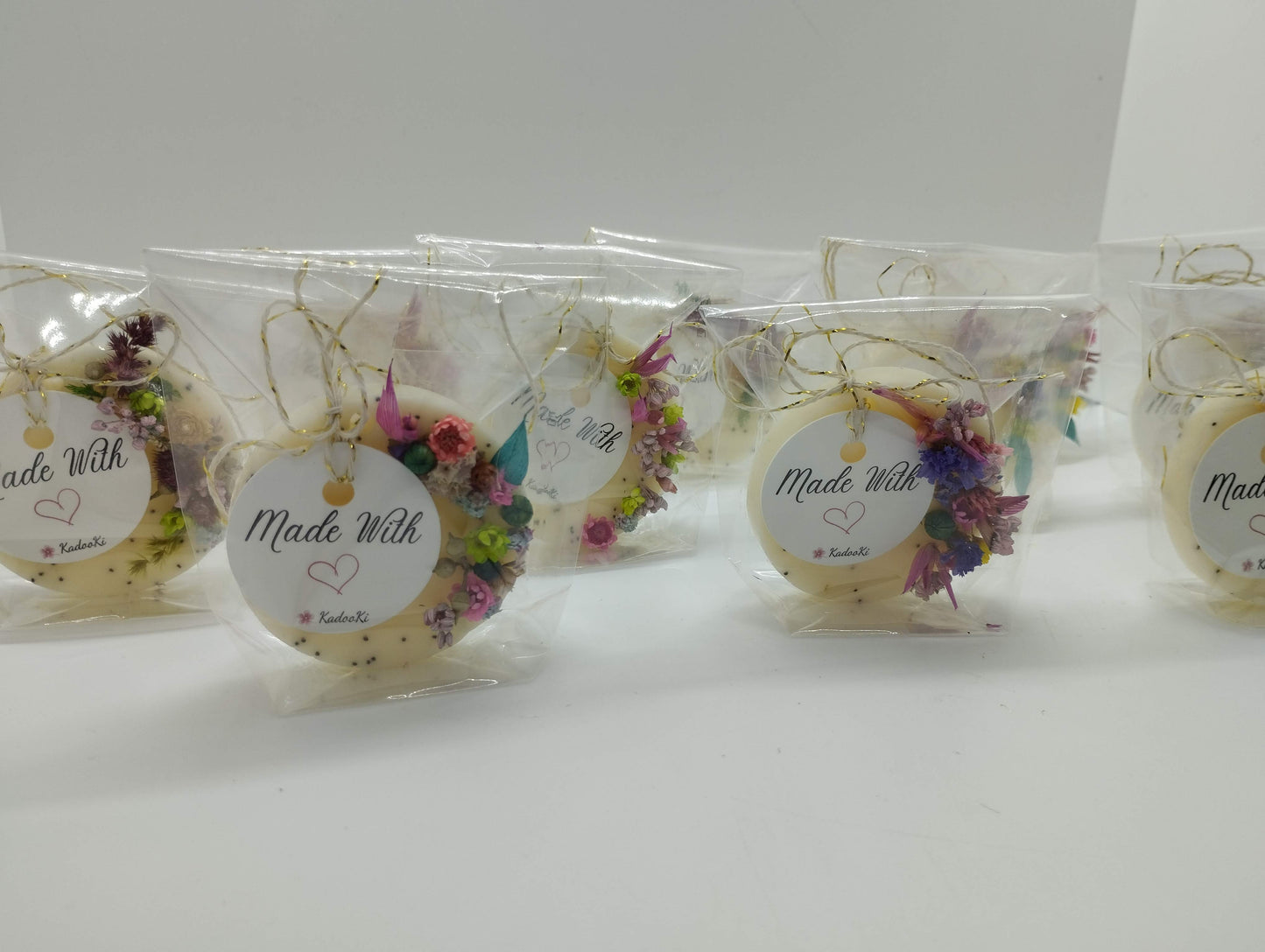 Zeepje met maanzaadjes en droogbloemen (fresh Cotton) - Bulkkorting (10+)