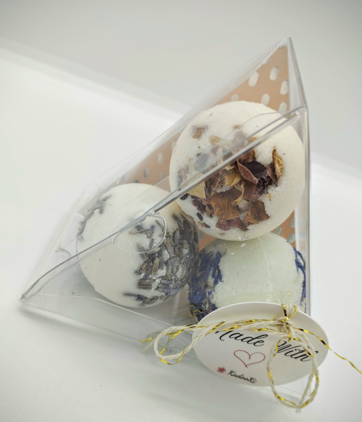 Bad cream-bombs met droogbloemen