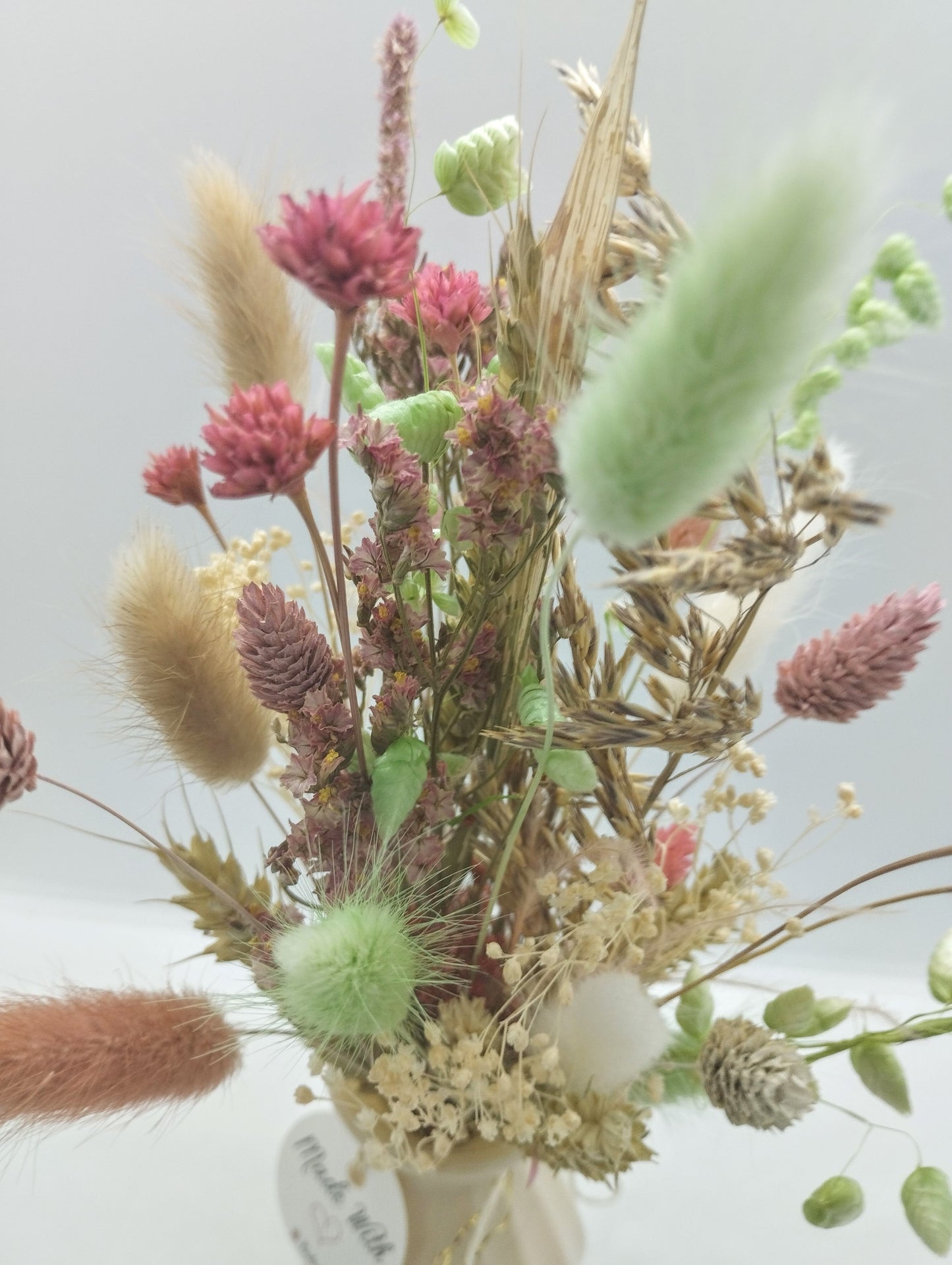 Droogbloemen in kleurrijk Porseleine vaasje