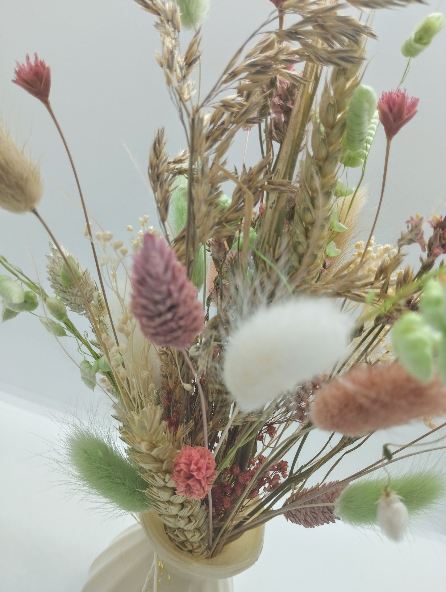 Droogbloemen in kleurrijk Porseleine vaasje