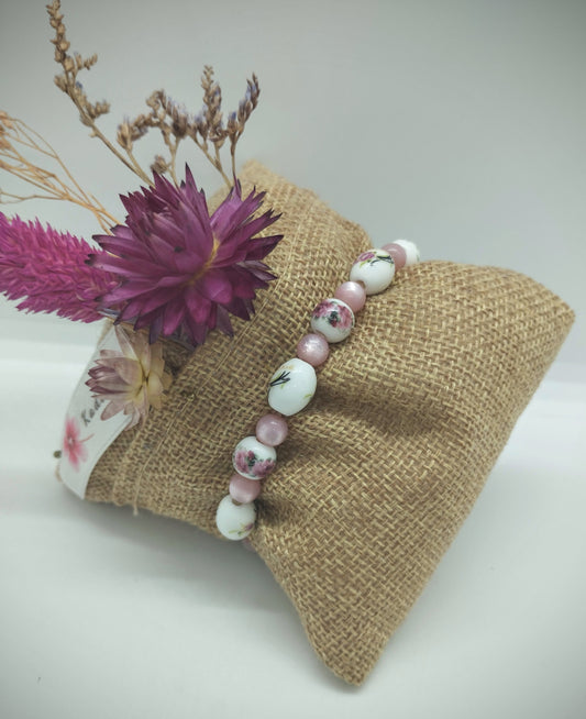 Armbandje met leuke retrokralen flowers
