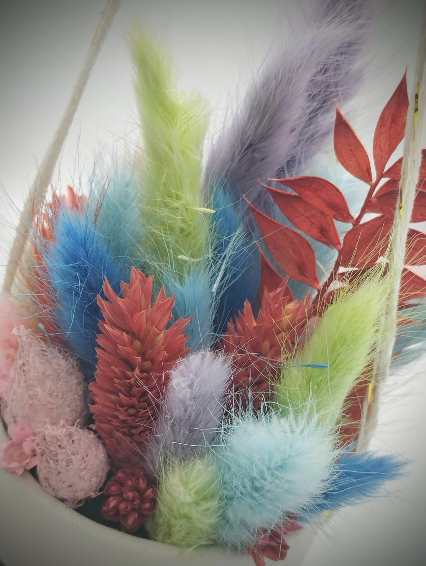 Hangpotje met Funny Face :-), droogbloemetjes & Macramé