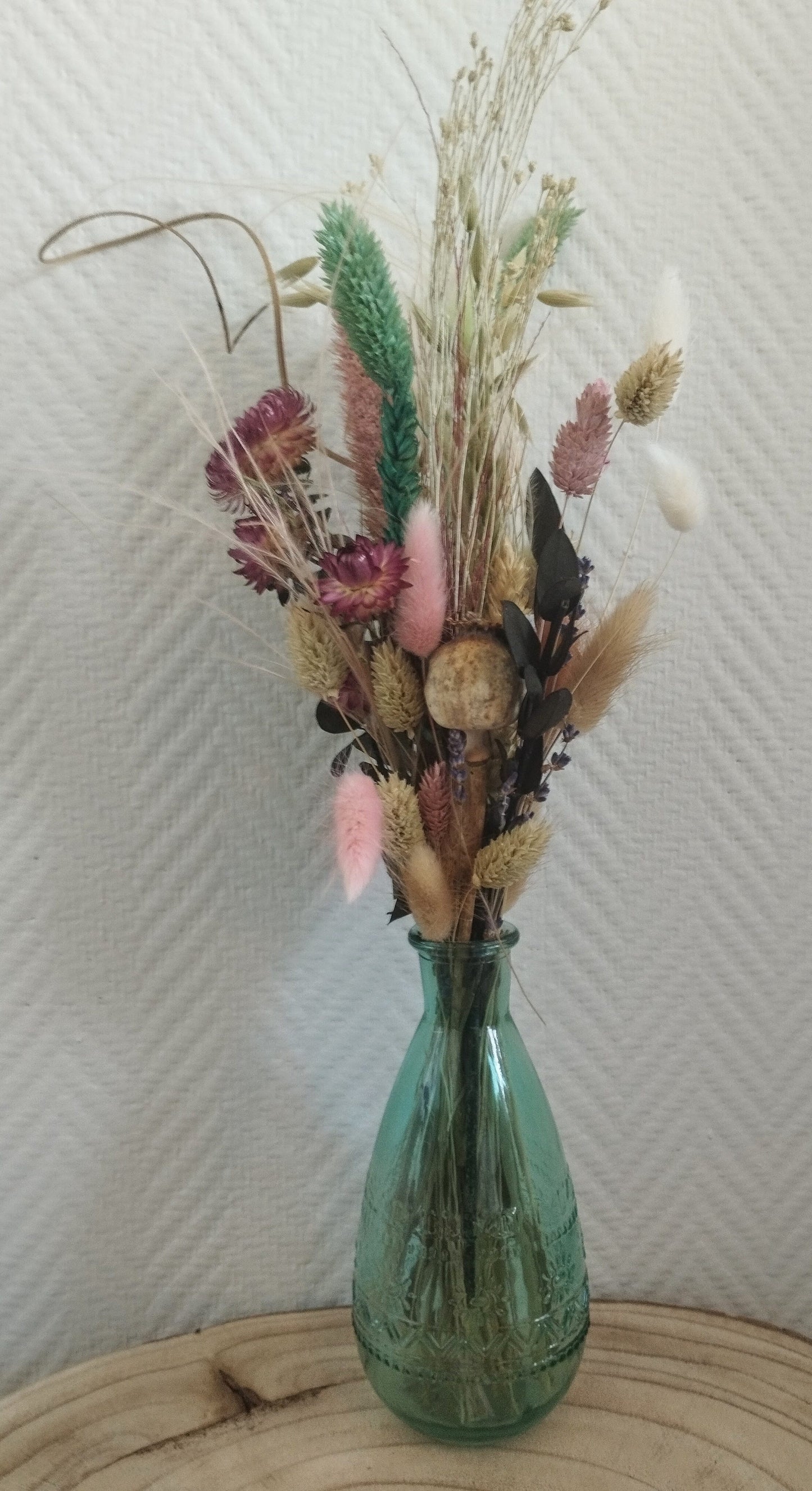 Droogbloemen in kleurrijk vaasje