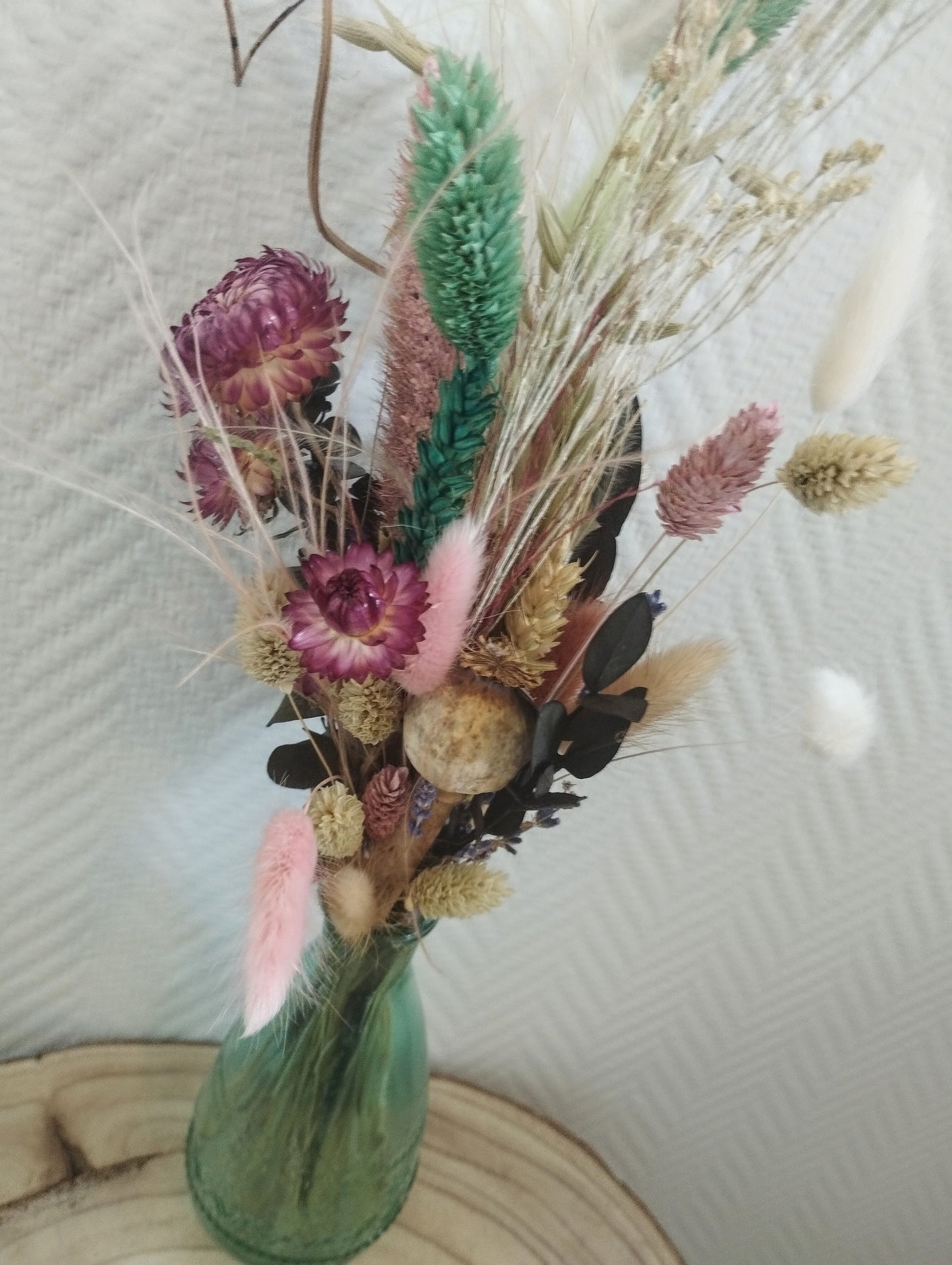 Droogbloemen in kleurrijk vaasje