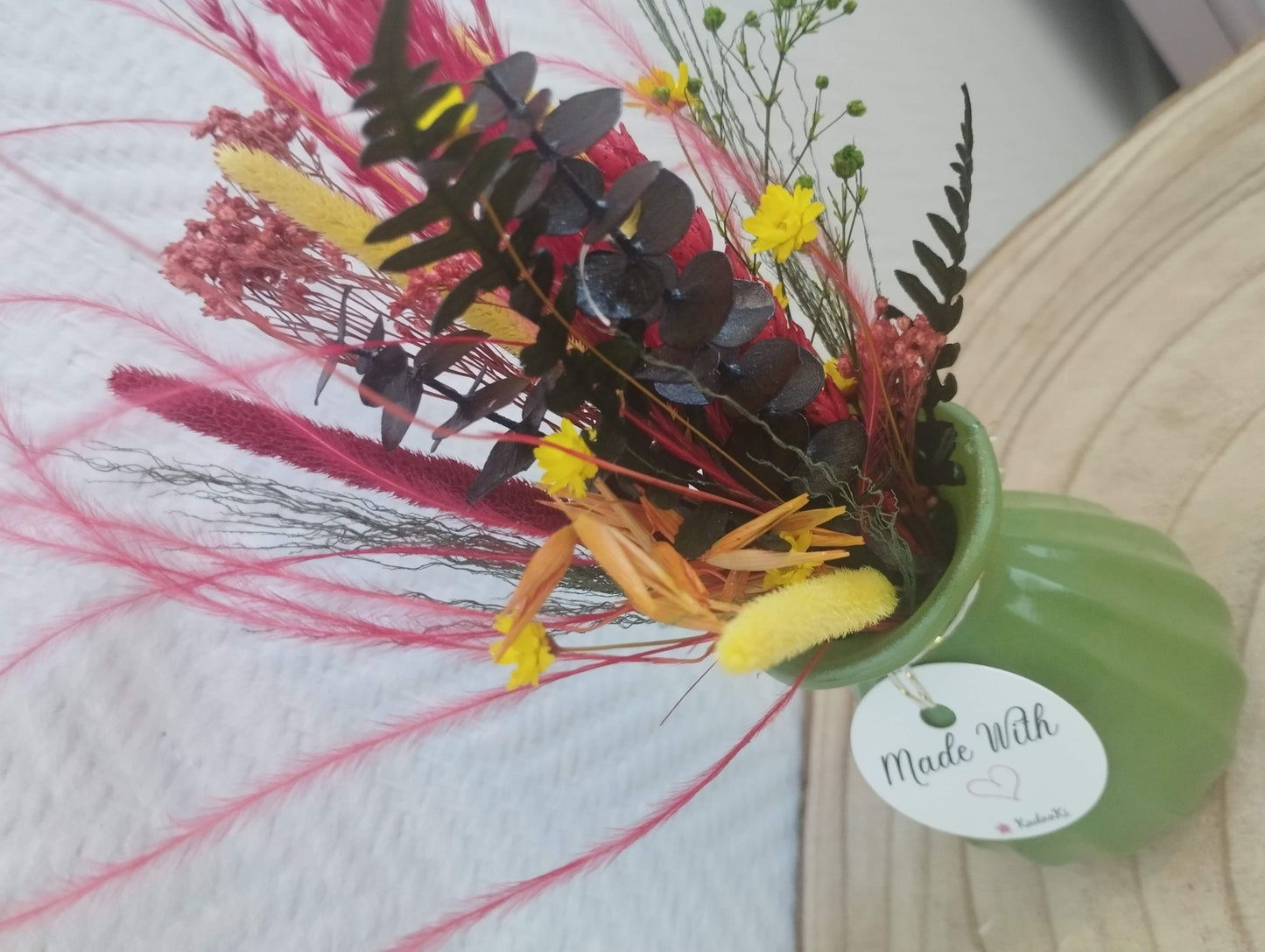 Droogbloemen in kleurrijk Porseleine vaasje