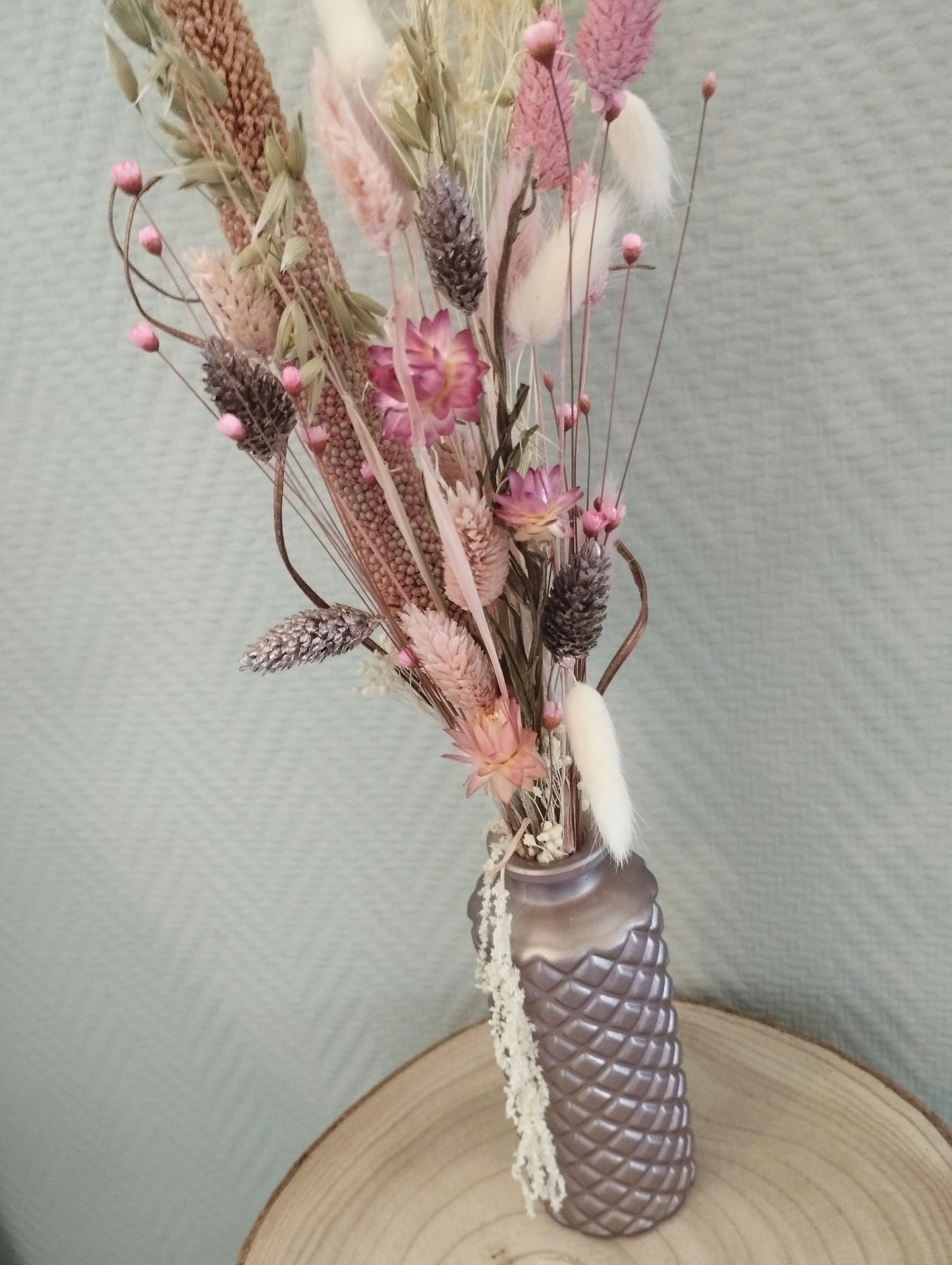 Droogbloemen in kleurrijk vaasje