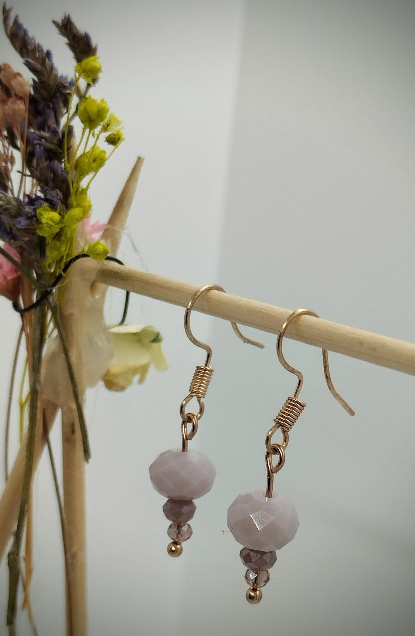 Oorbellenset Shiny Facet kraaltjes pastel paars- Hangertjes (Rosé - Nikkelvrij)