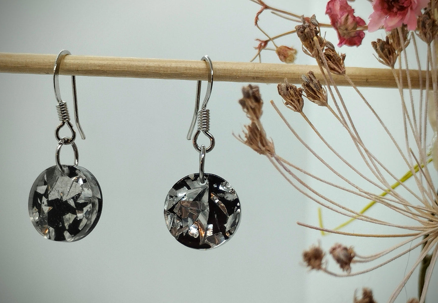 Oorbellenset Resin hangertjes Rond SILVER-BLACK  (Zilver- Nikkelvrij)