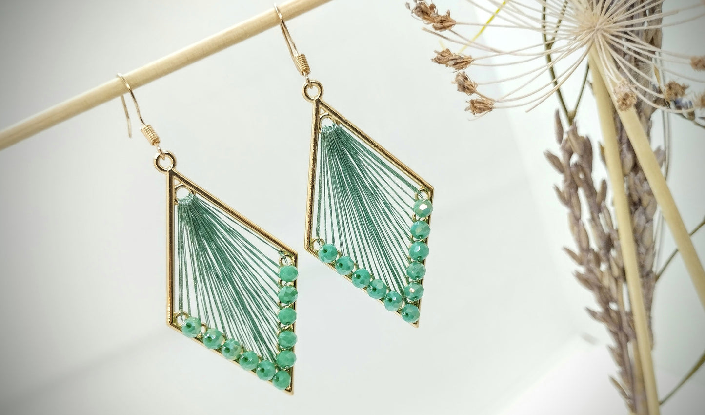 Oorbellenset MACRAMÉ RUIT EN FACETKRAALTJES Green  - hangertjes (Goud)