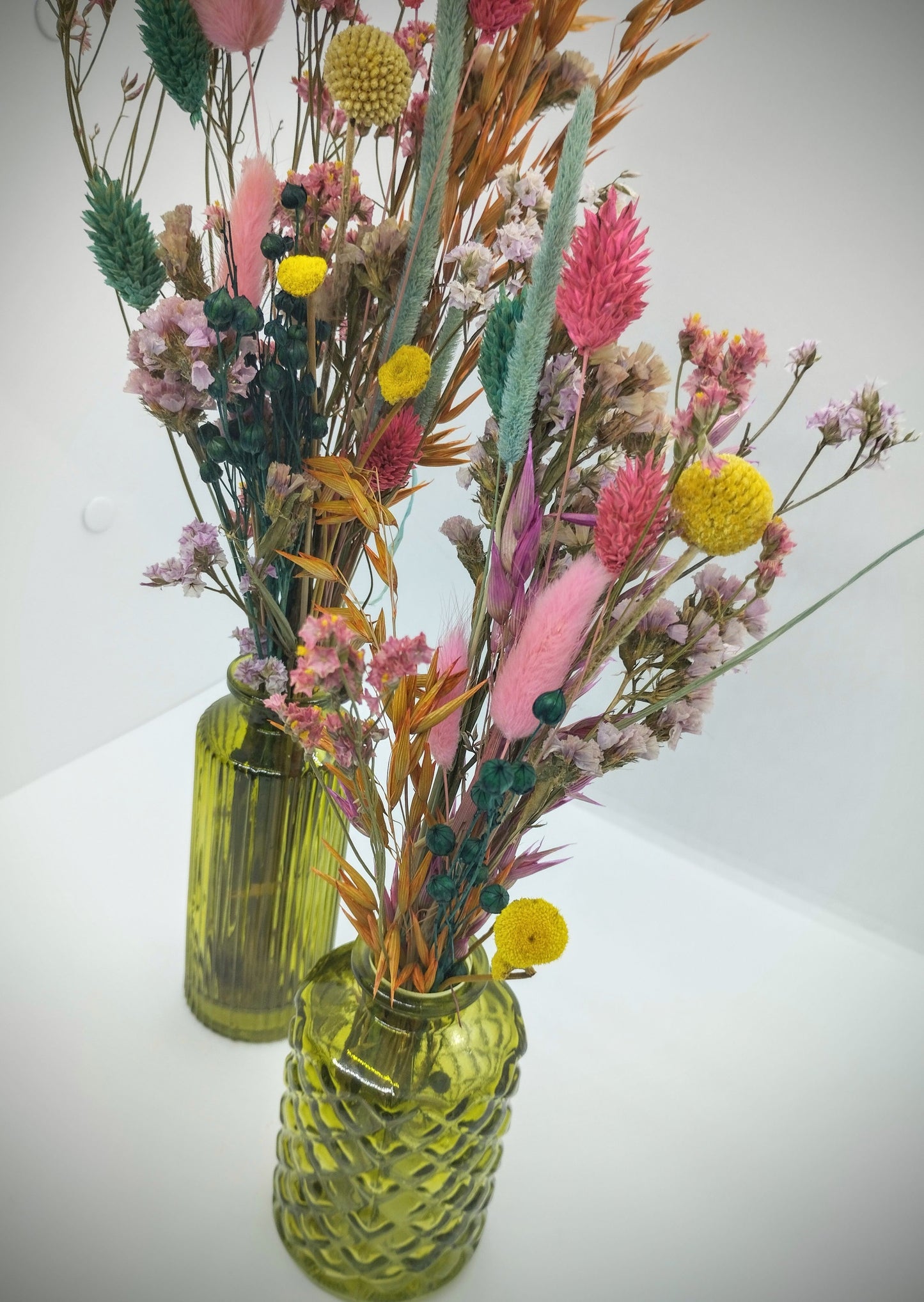 Droogbloemen in kleurrijke DUO-vaasje