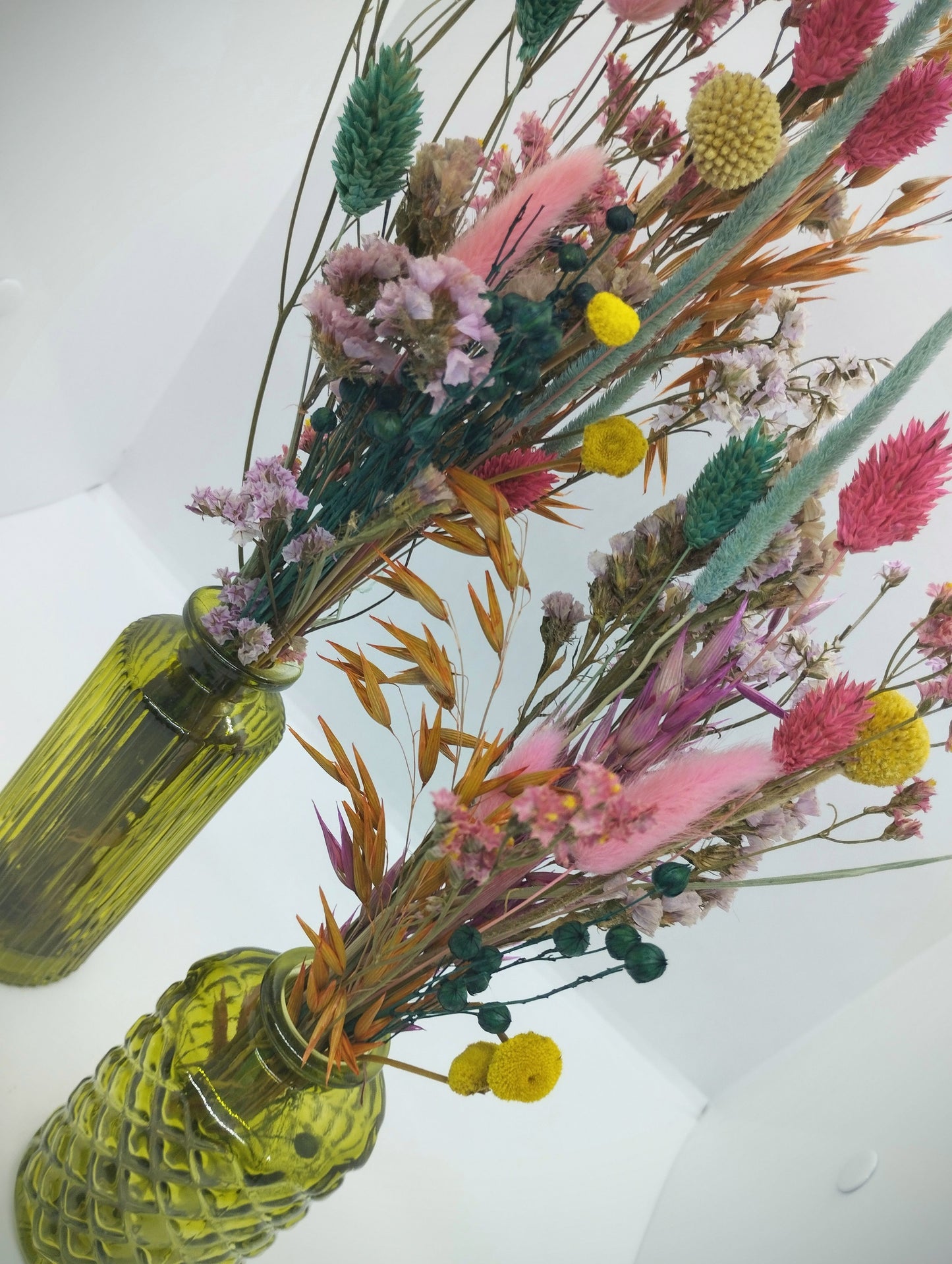 Droogbloemen in kleurrijke DUO-vaasje