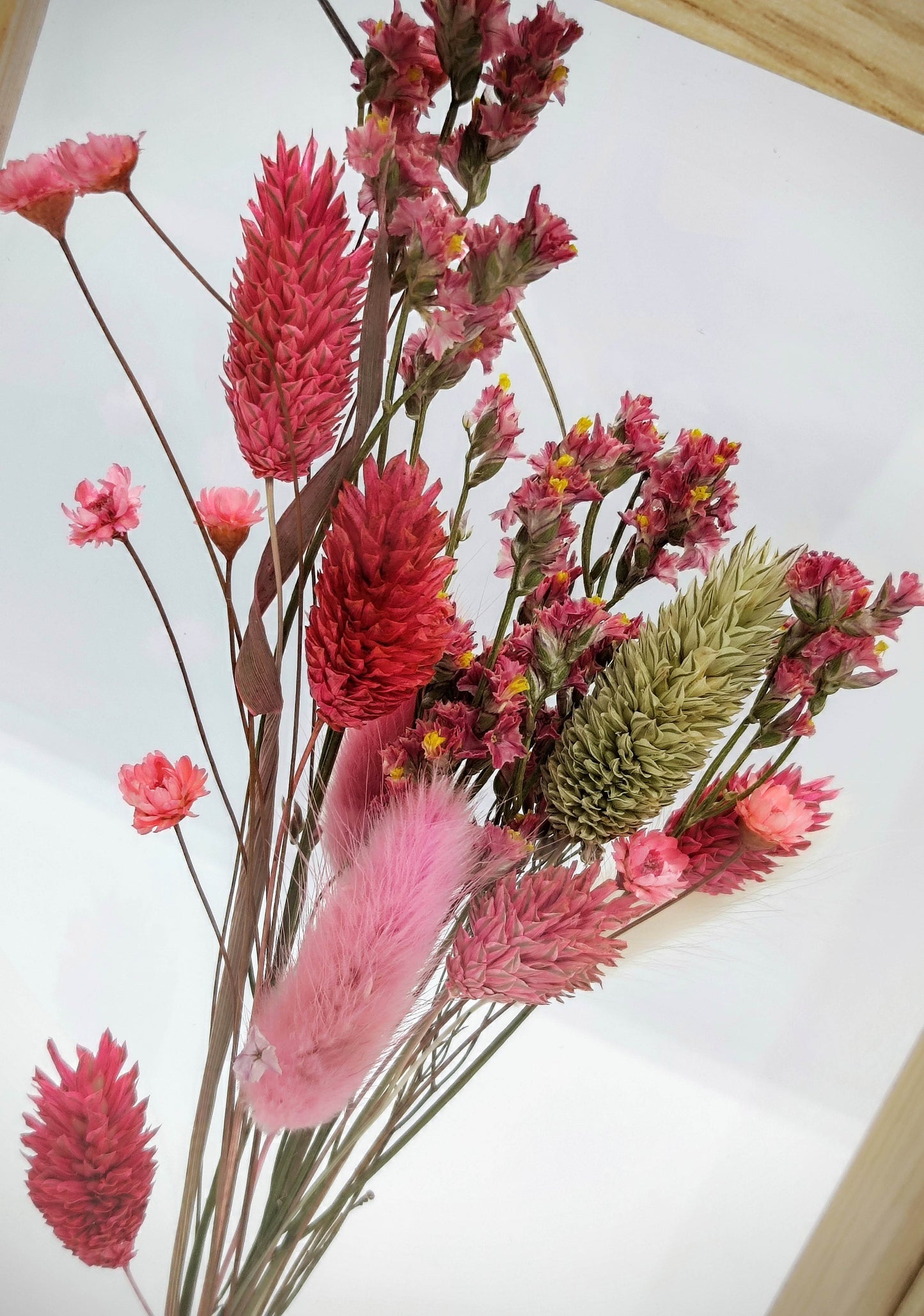 Droogbloemen in houten kader